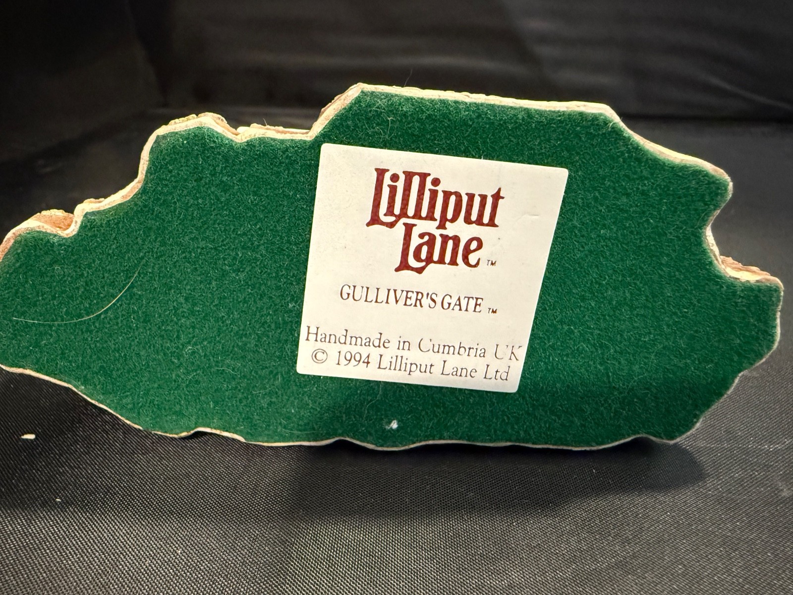 Lilliput Lane Gulliver’s Gate, Retired in September 1997, 3 1/16 inches