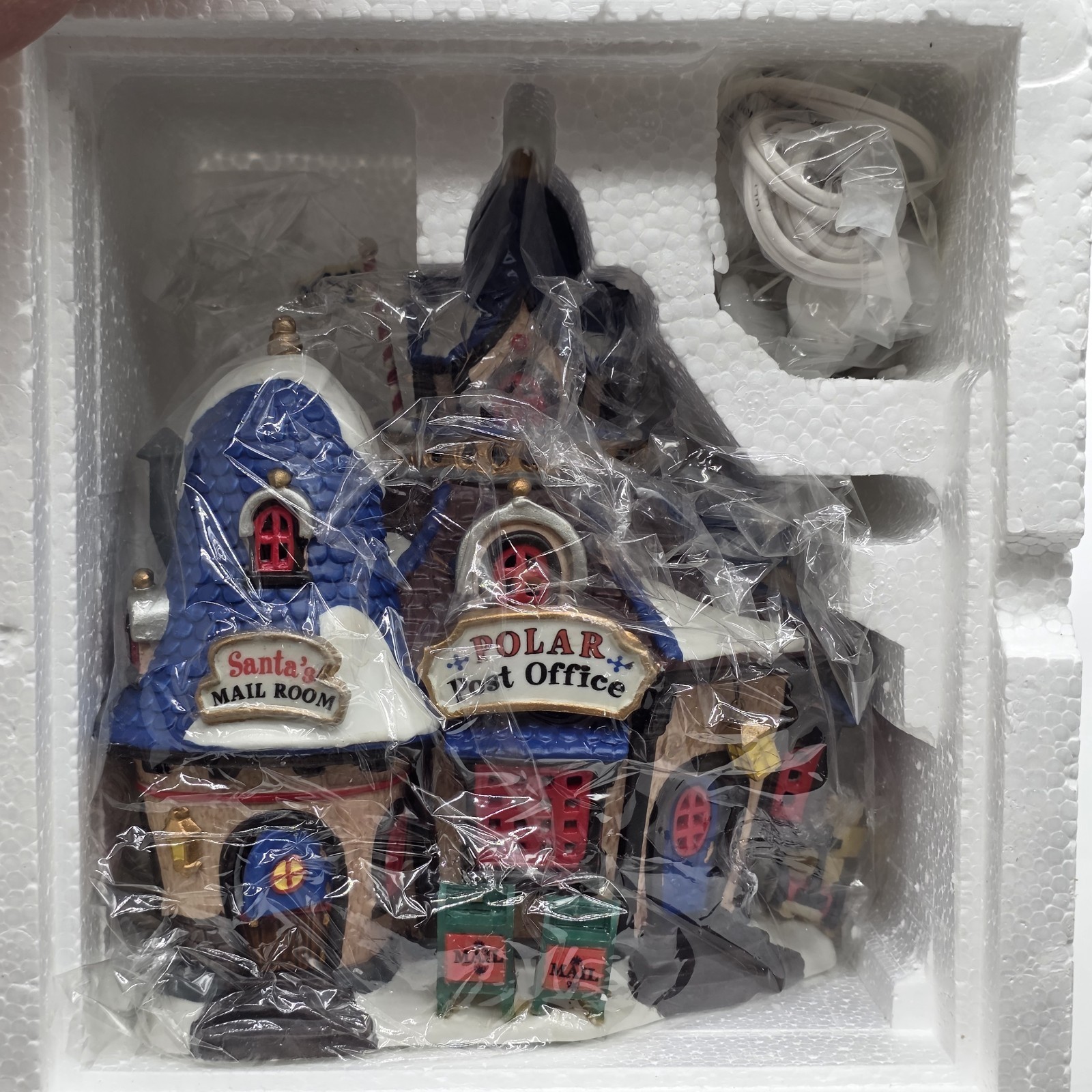 Lemax Santa’s Wonderland Christmas Village Polar Post Office 2000 Lighted