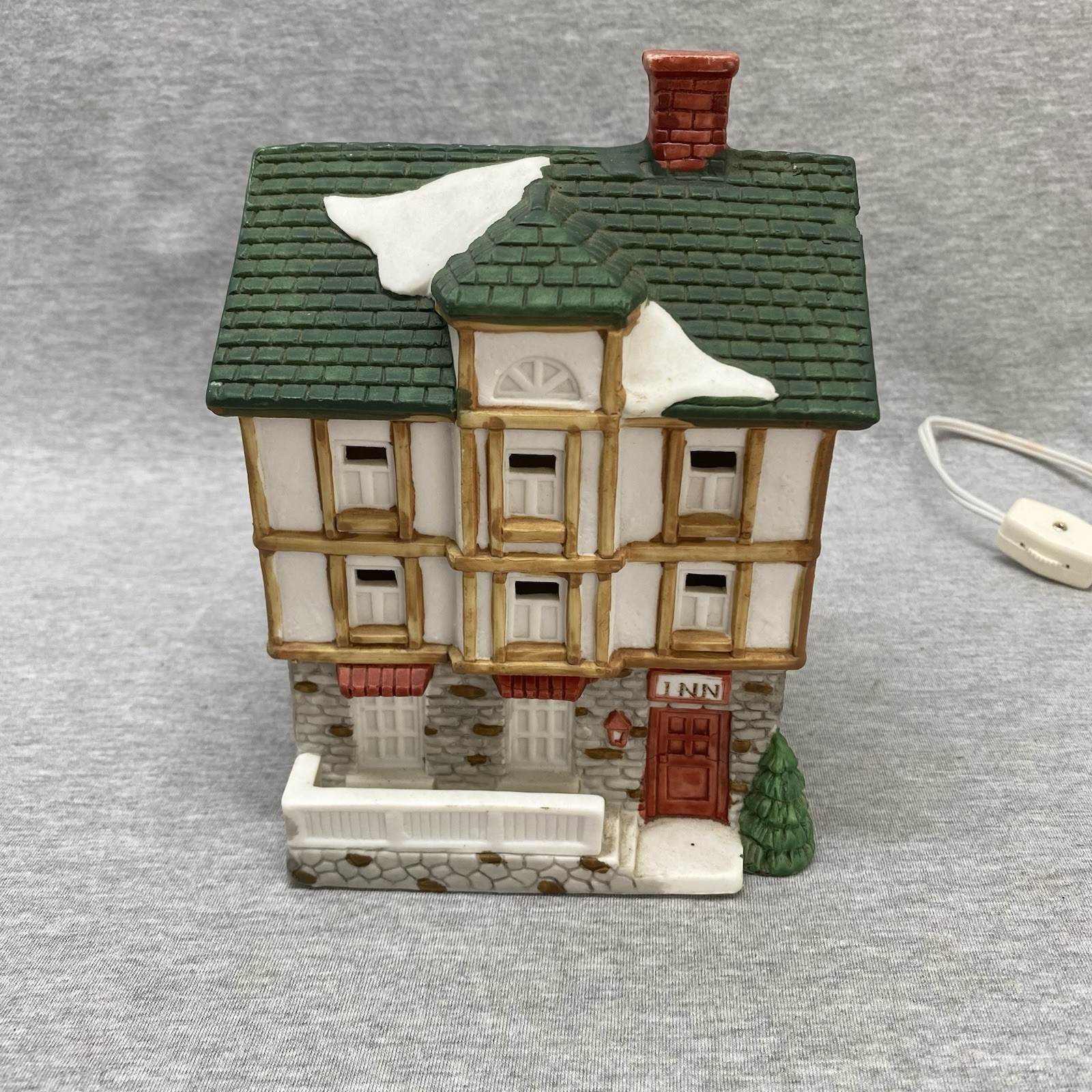 Christmas Village The Inn Hotel Porcelain Lighted Vintage Mann