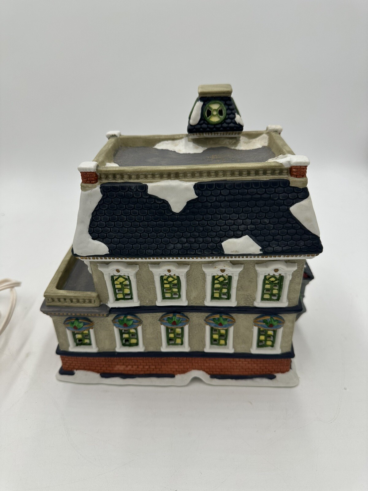 Rite Aid Christmas Village Coach House Cafe Porcelain 7 3/4” Tall X 9” Wide 1998