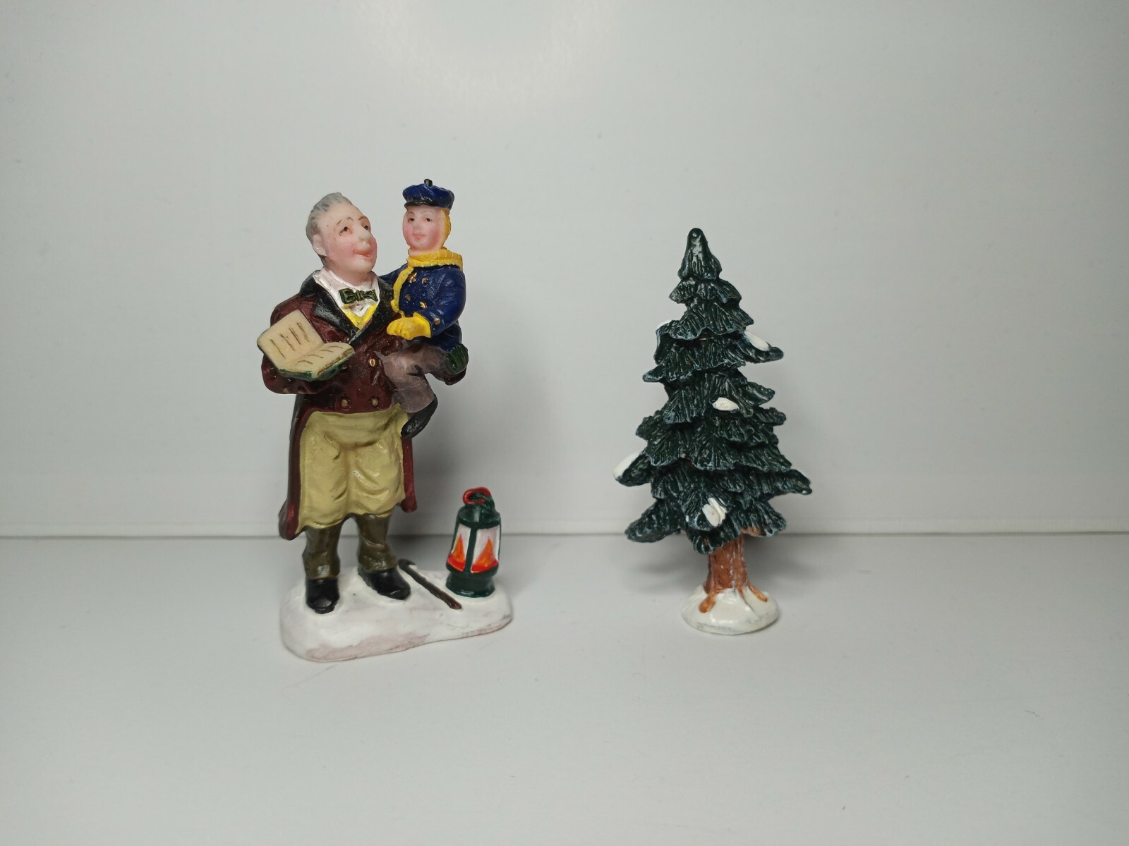 RETIRED Lemax Christmas Village “Carolling Granddaddy” #92286 Grandaddy Boy Sing