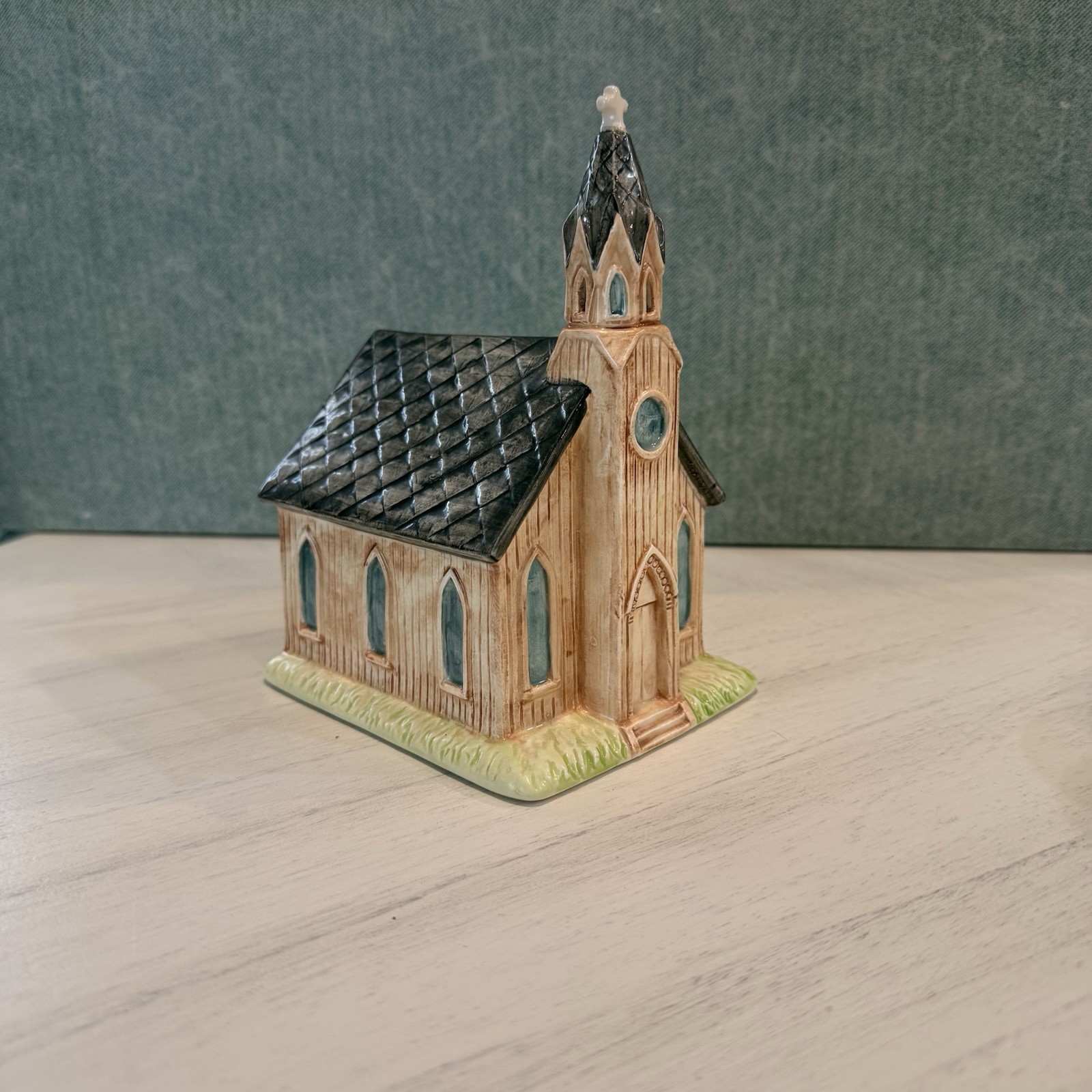 Vtg Porcelain Ceramic Little Brown Gothic Church Music Box Bank Roman EUC VIDEO