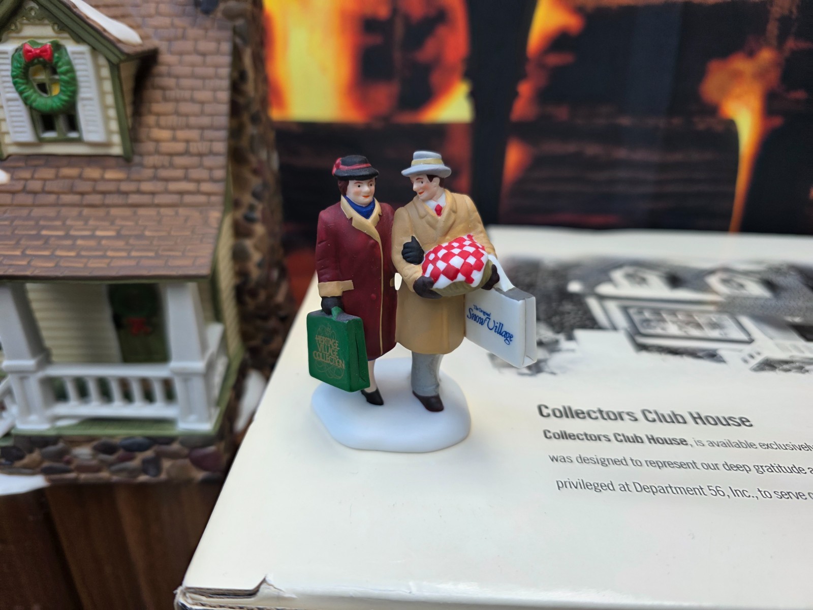 Dept 56 – Collector’s Club House Christmas Village 54800 with figurine