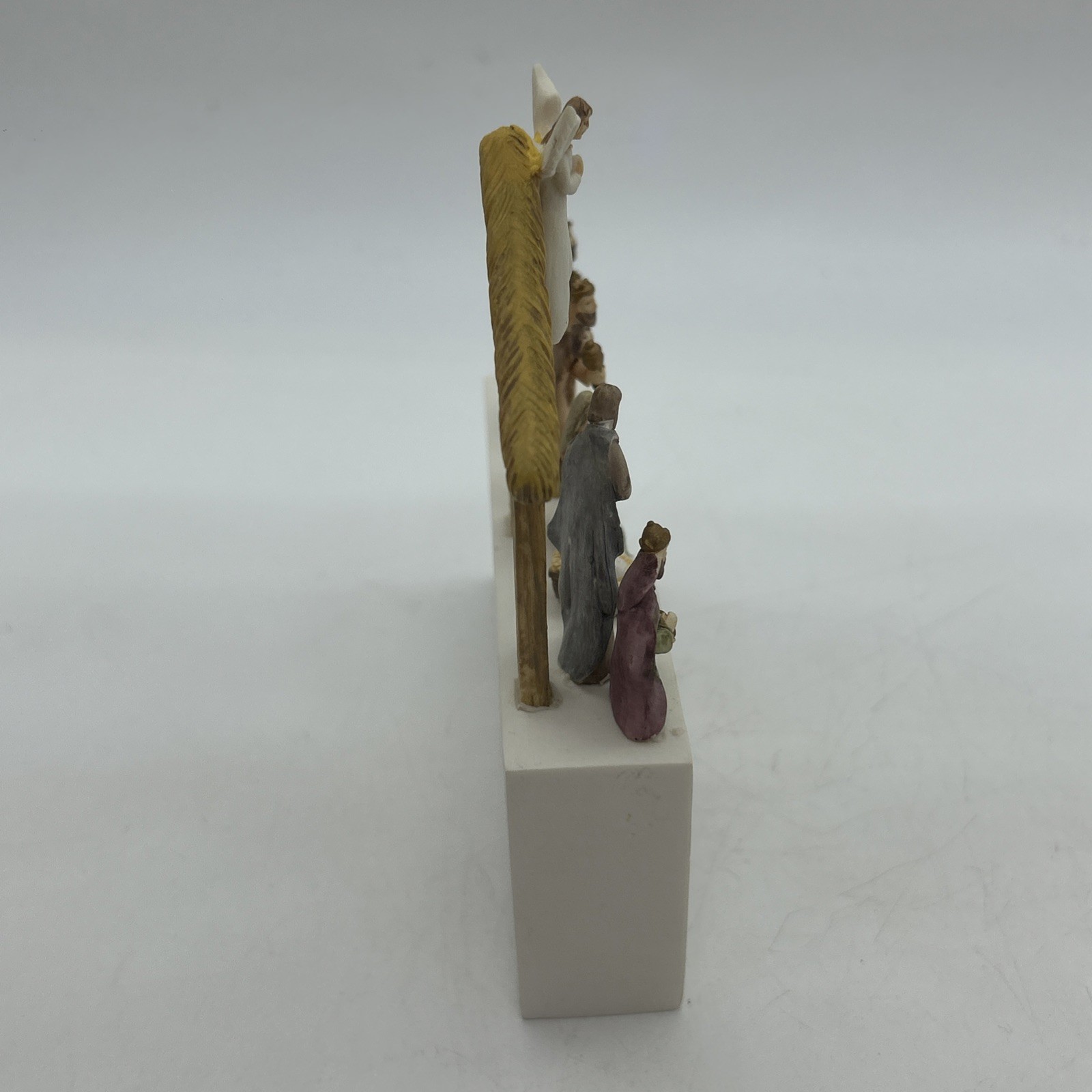 Light Up Nativity Christmas Scene Away In A Manger Table Top 3D Diorama