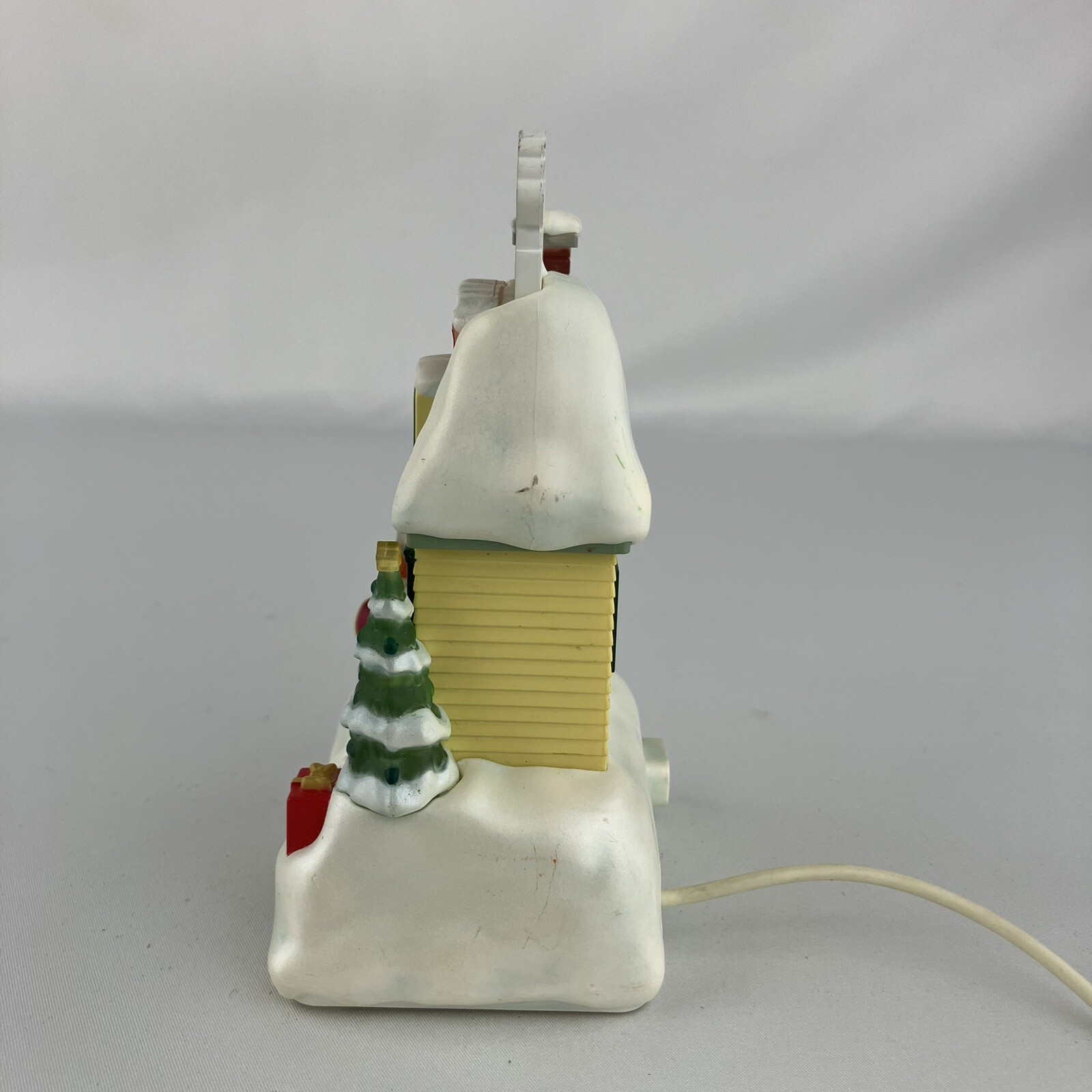 Hallmark Caroling Cottages JOY House Christmas Synchronized Music Lights 2009