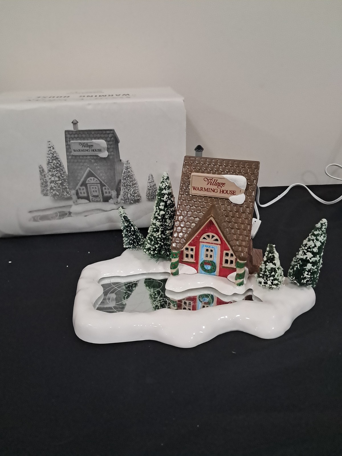 Department 56 Snow Village Warming House with Original Box NO Light 5145-4