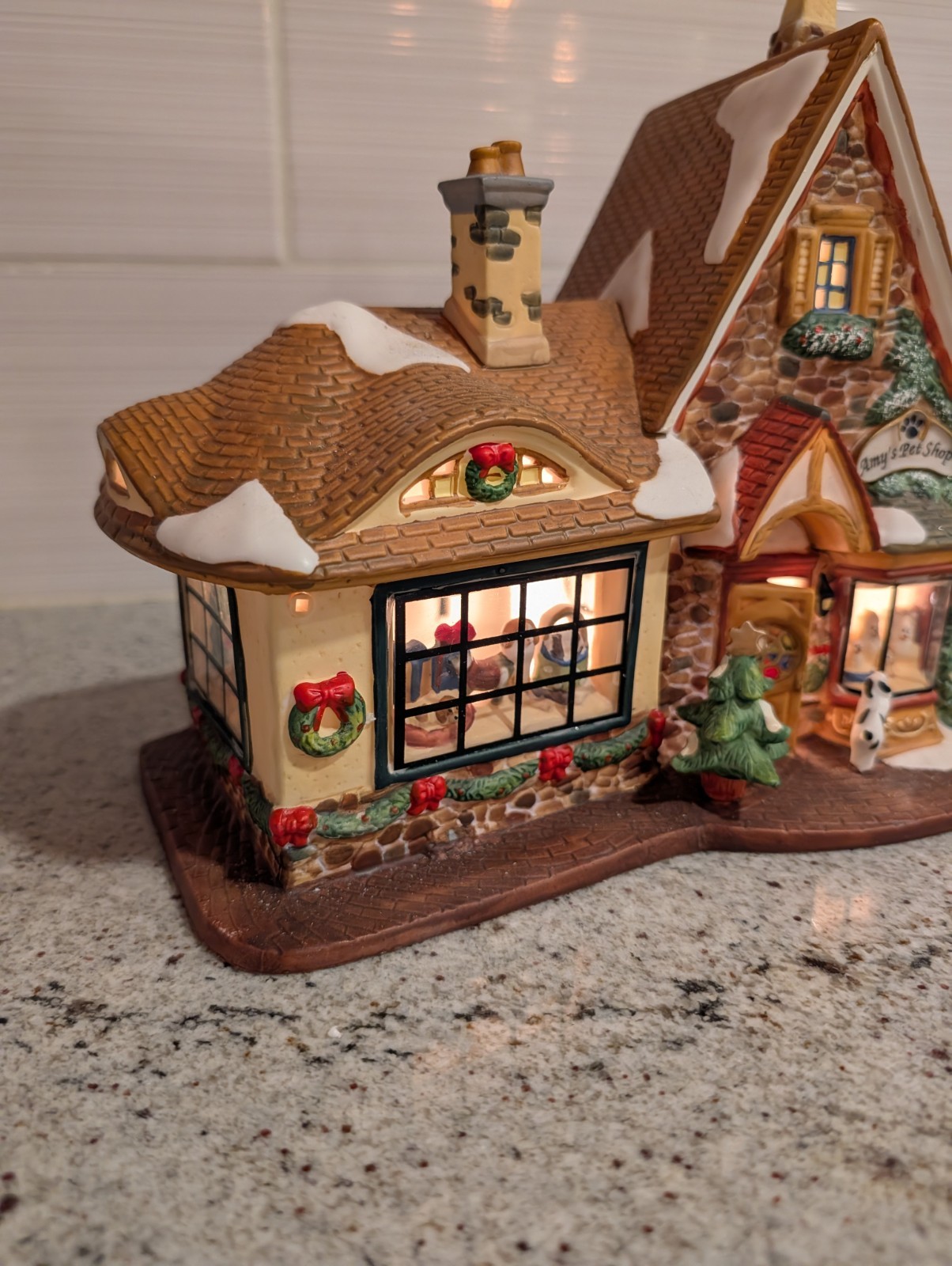 Amy’s Pet Shop Vtg Heartland Valley by O’Well Lighted Christmas House In Box