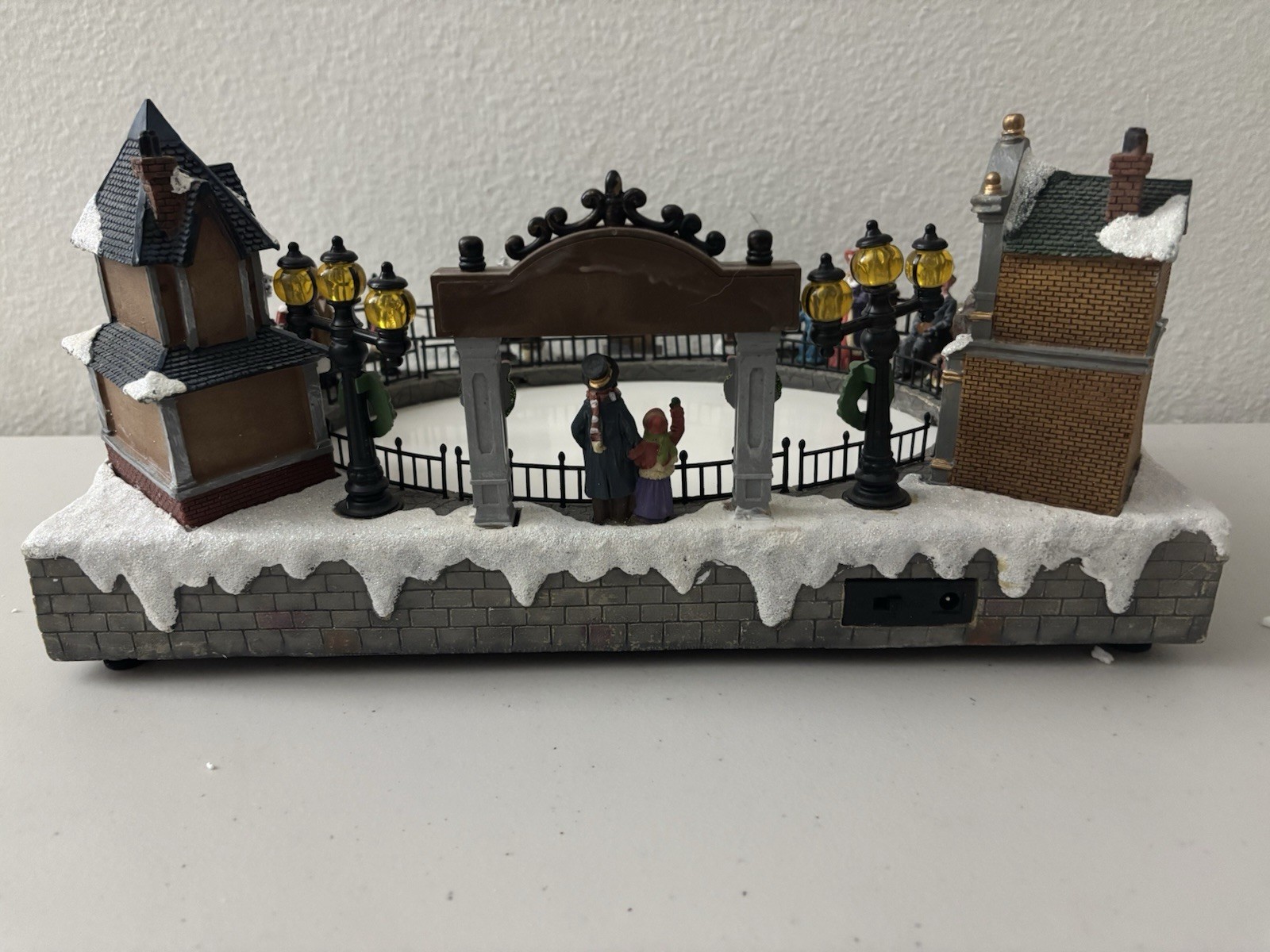 Carol Towne Christmas Village LAWLEY VILLAGE SKATING RINK 2015 – PARTS REPAIR