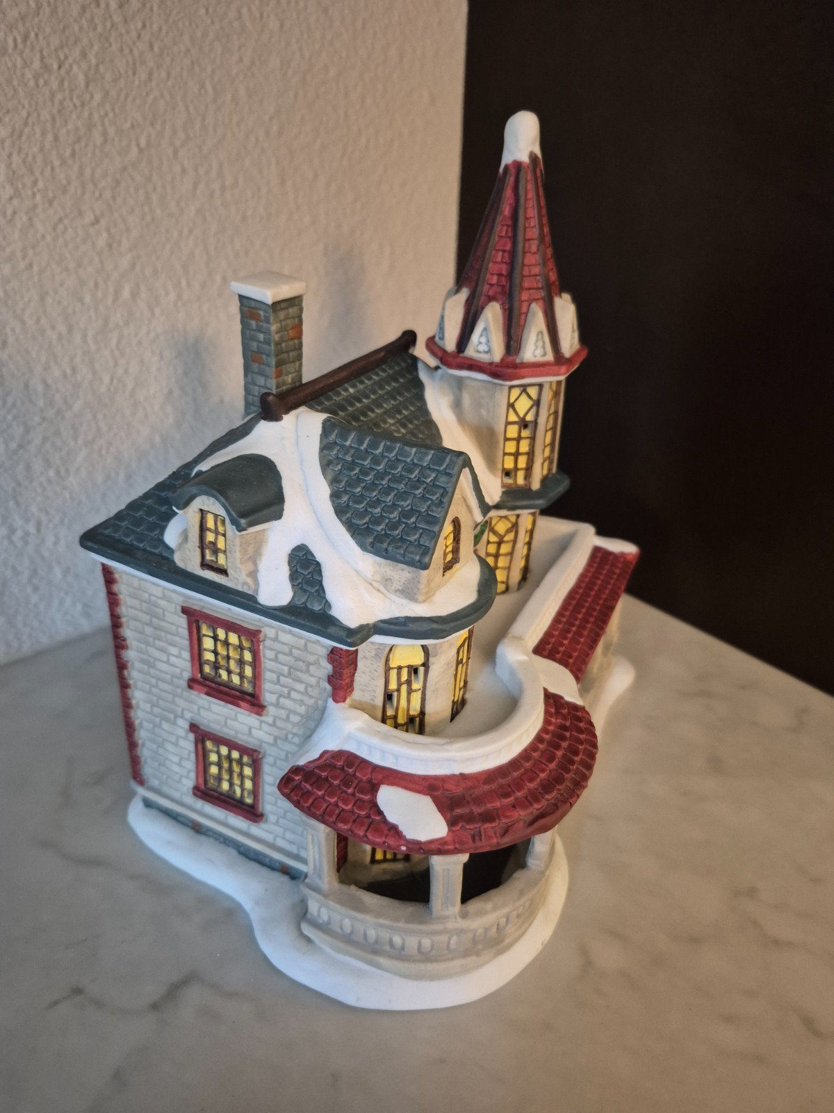 Santa’s Workbench Webster Manor Towne Series Lighted Christmas Village NIB