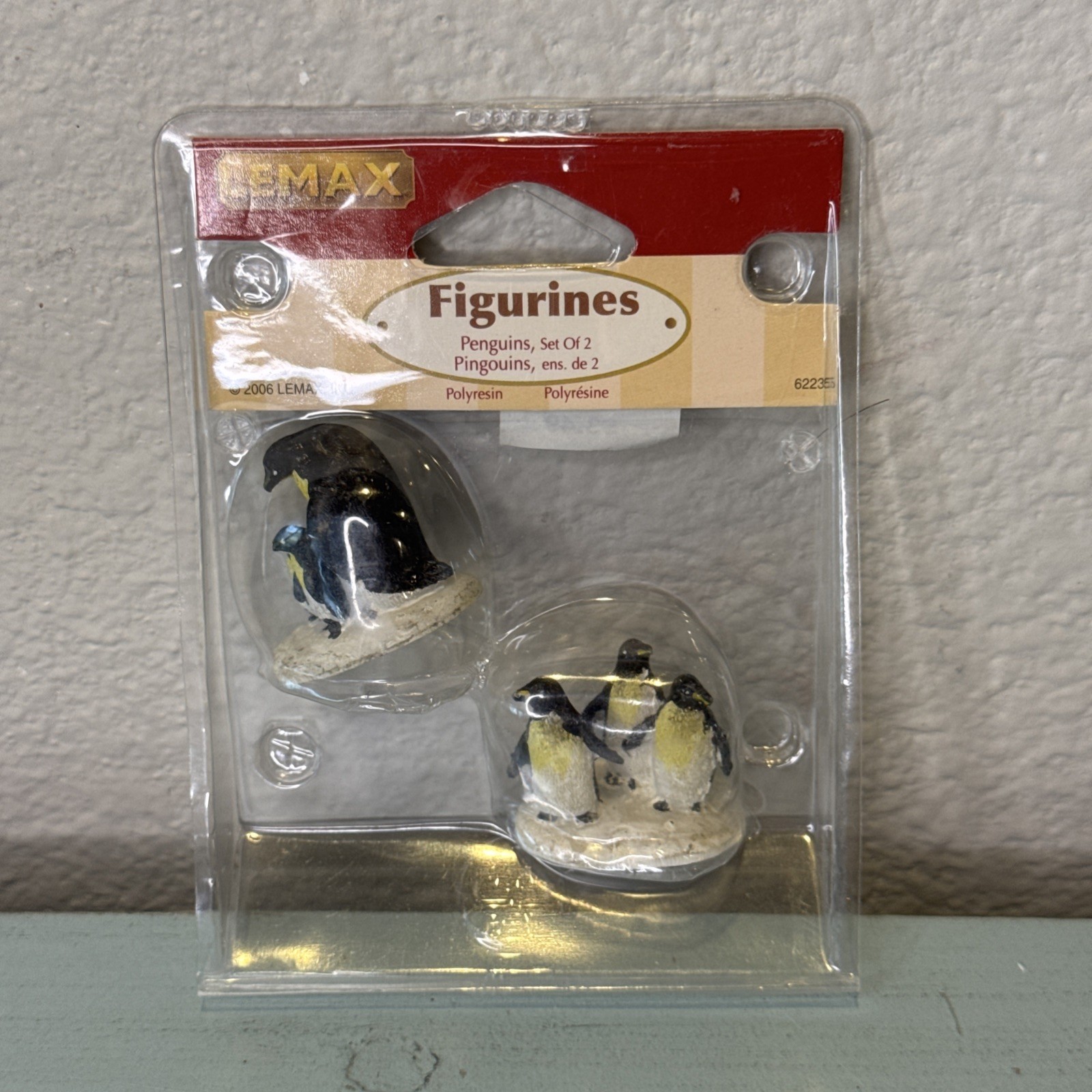 PENGUINS Lemax Christmas Village Figurine Set of 2 in Packaging