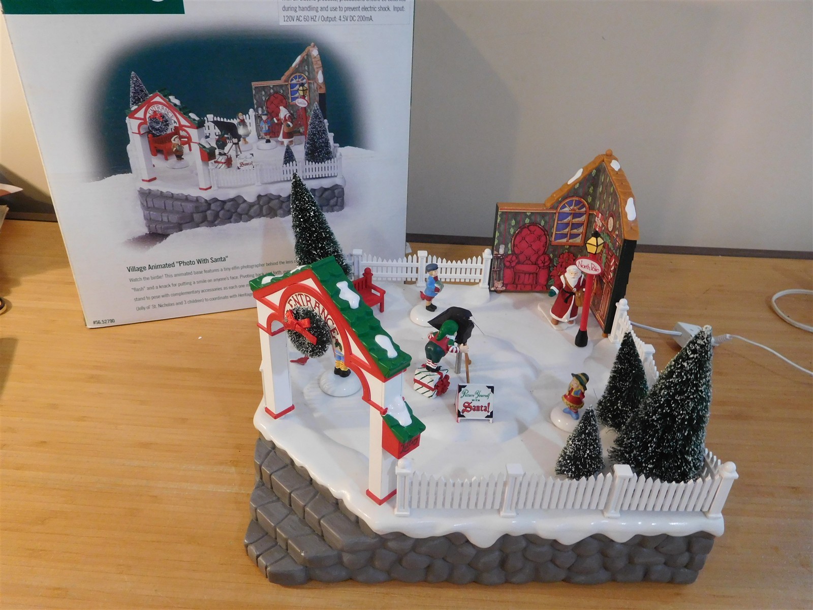 Dept 56 Village – Animated Photo with Santa – #56.52790 – Works Perfectly