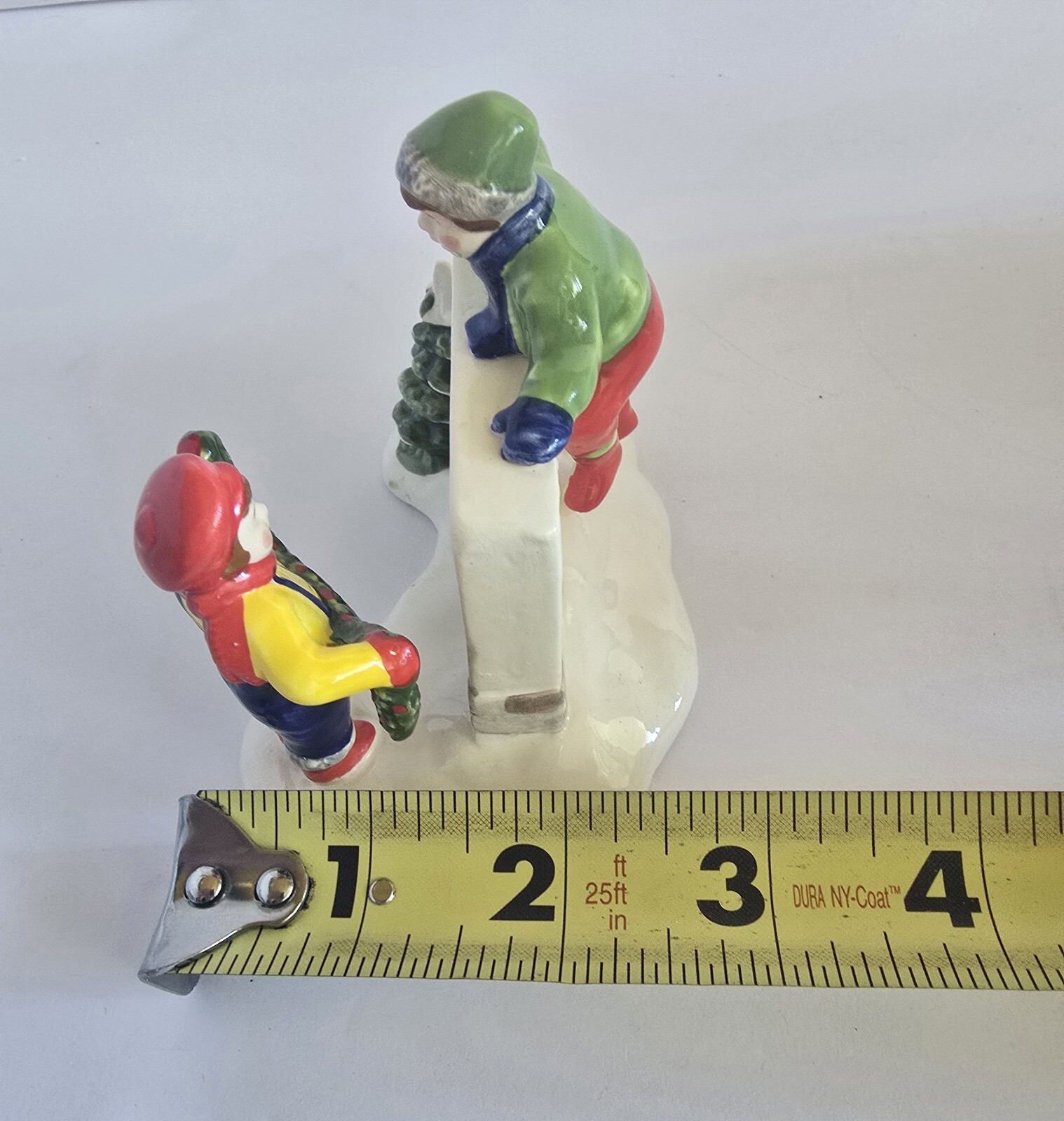 Dept 56 Snow Village Kids Decorating the Village Sign Vintage #5134-9 Retired