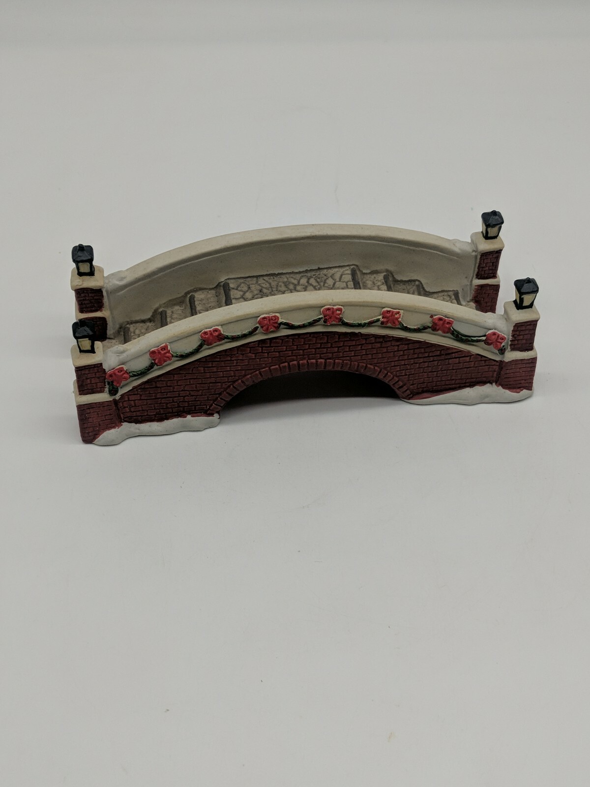 1991 LEMAX Hearthside COLLECTIBLES PORCELAIN FOOT BRIDGE w/ lamps & wreath