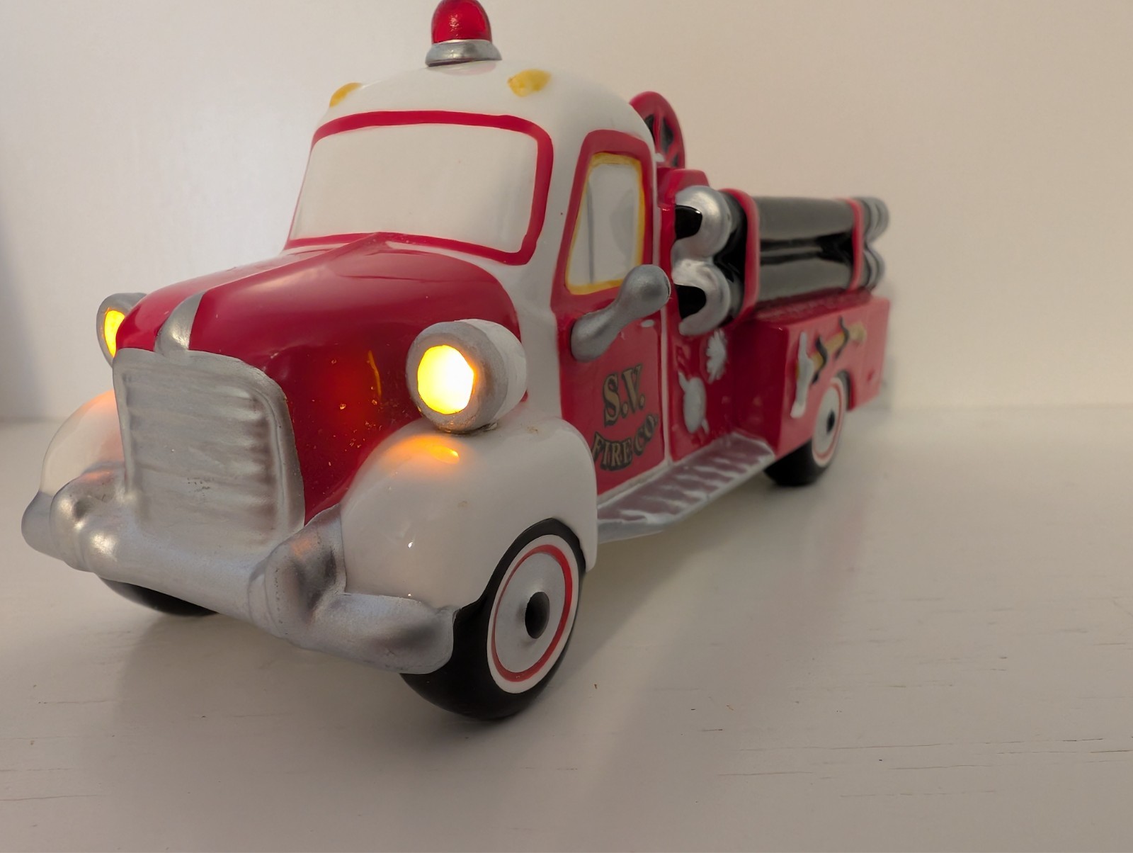 Dept 56 – Original Snow Village #54952 “Village Fire Truck” w/ working lights