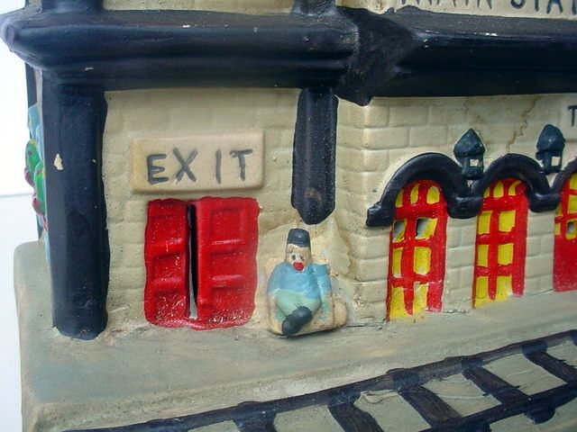 Winter Valley Villages Porcelain Train Station Christmas Lighted House Vintage