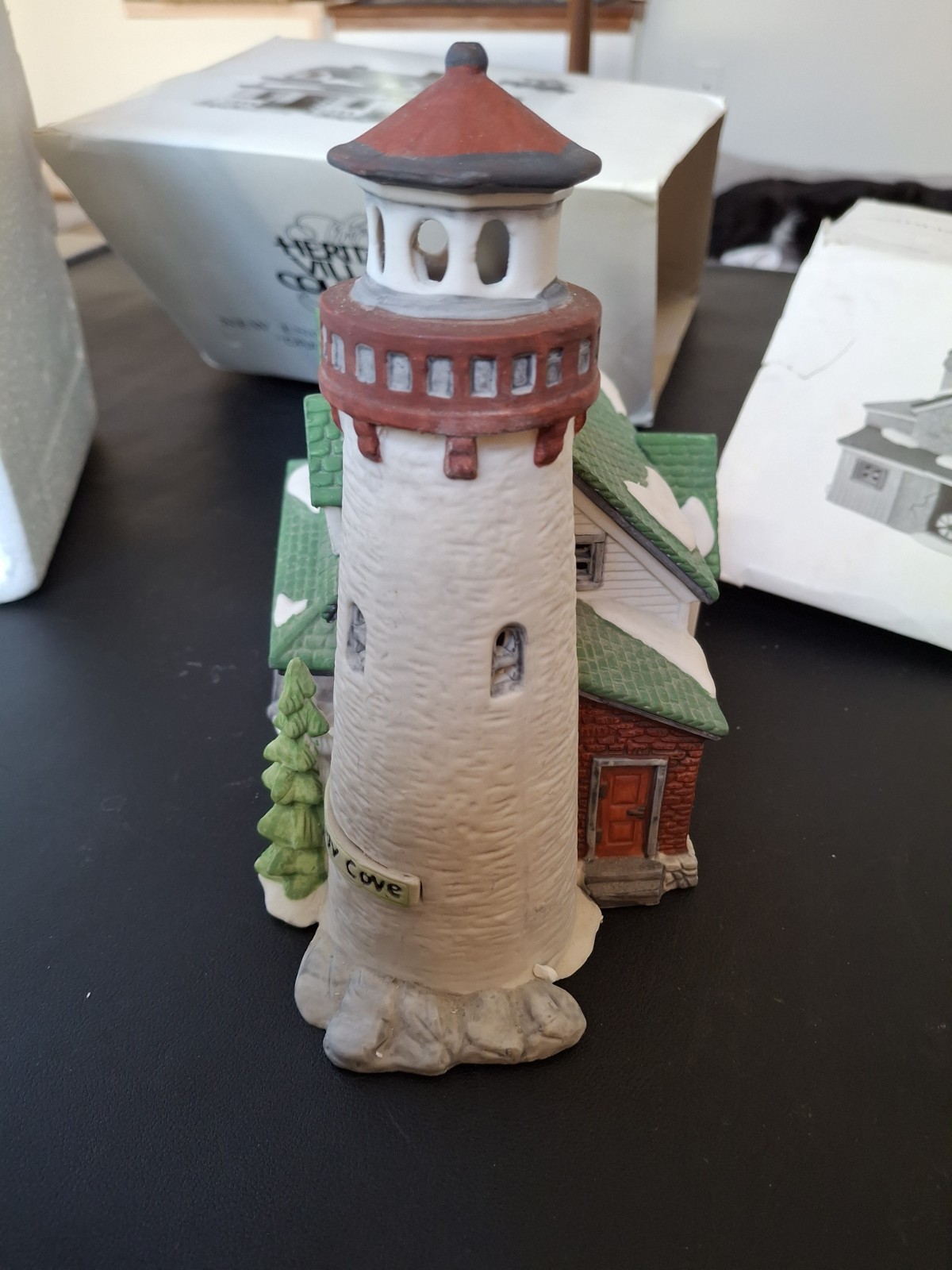 2 DEPT 56 New England Village CRAGGY COVE LIGHTHOUSE & JANNES MULLET AMISH BARN