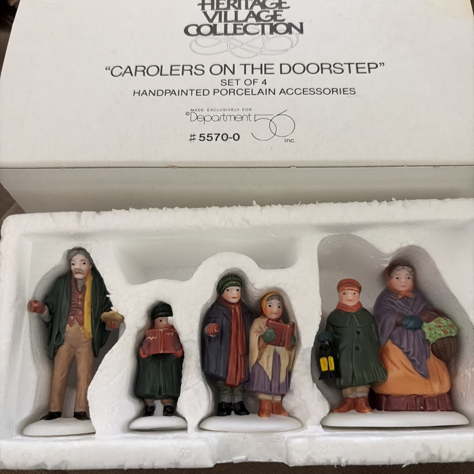 Dept 56 Dickens Village – Carolers On The Doorstep – Set of 4 – #55700 Free Ship