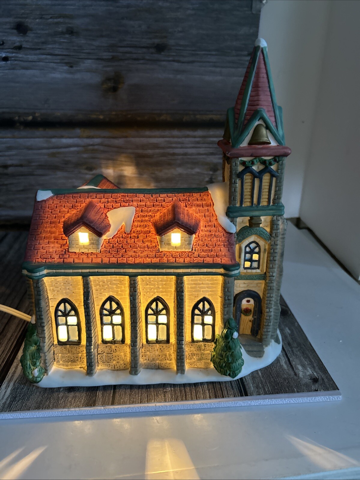 Galleria Inc Hand Painted Fine Porcelain Collectable Church Lighted Christmas