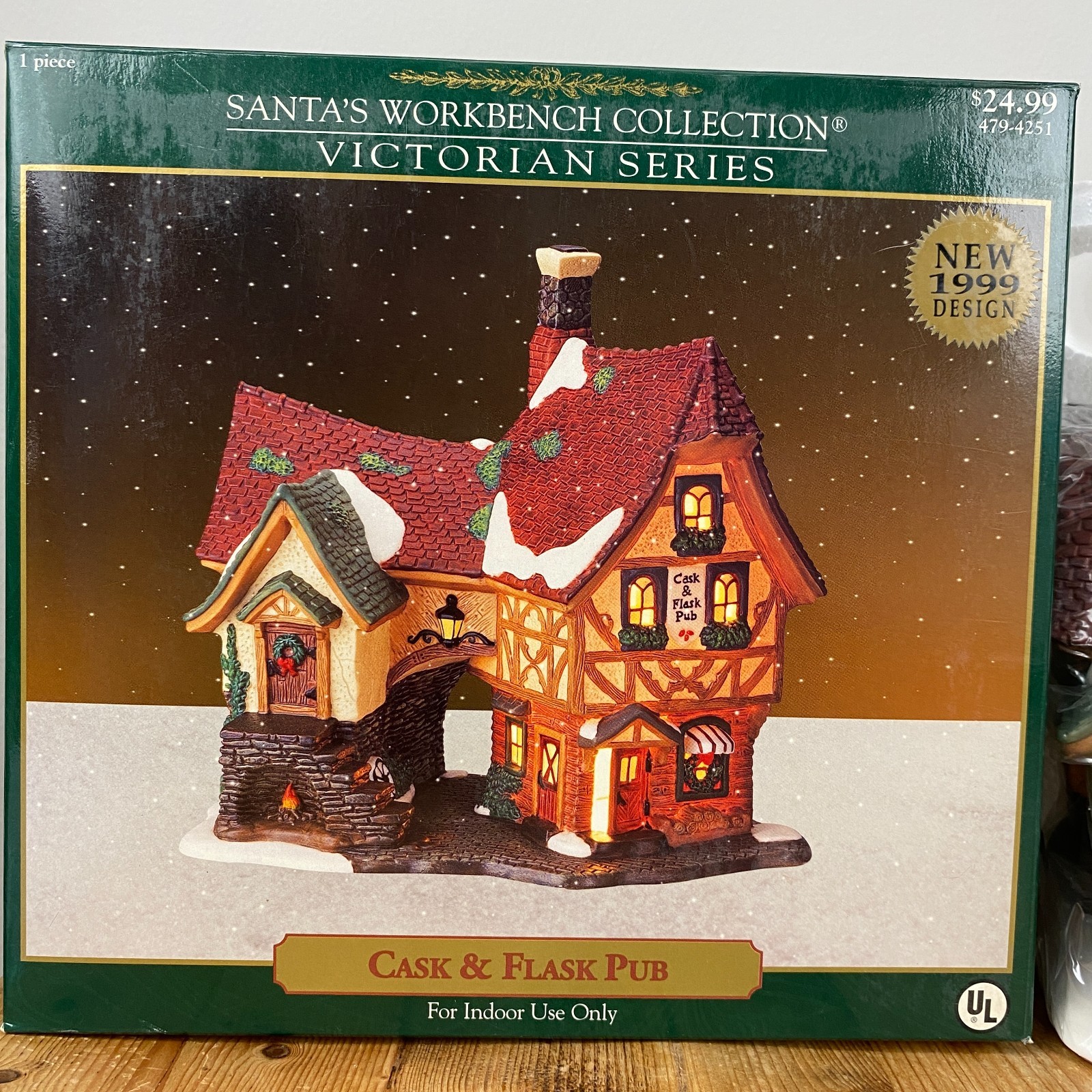 Santa’s Workbench Cask and Flask Pub Victorian Series Lighted House 1999