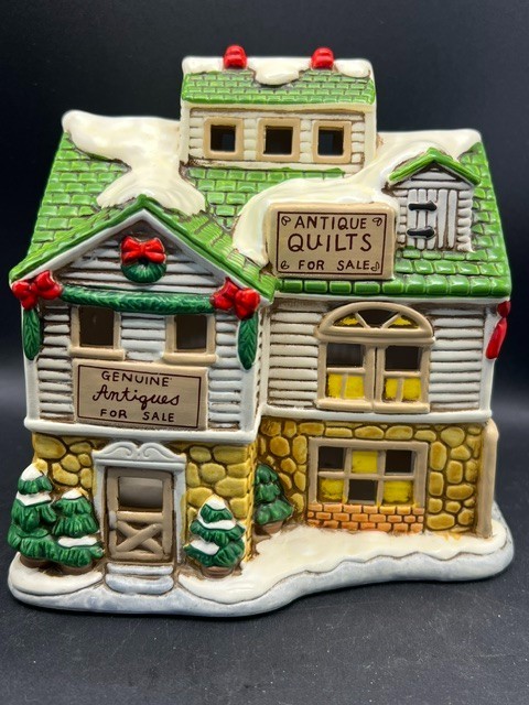 1987 Lefton Taiwan Colonial Christmas Village Antique & Quilt Shop 7″ VGC