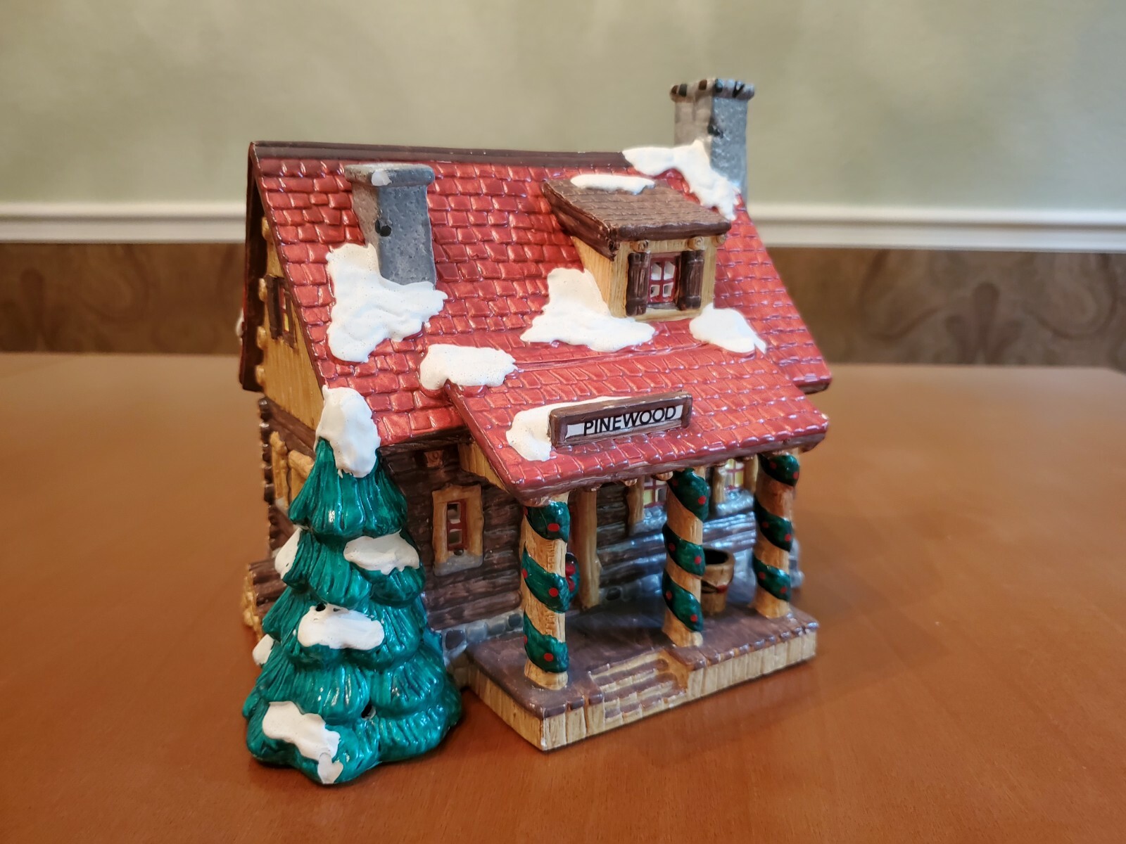 Snow White Village PINEWOOD LOG CABIN 1989 Vintage Disney Dept 50 Log Cabin.