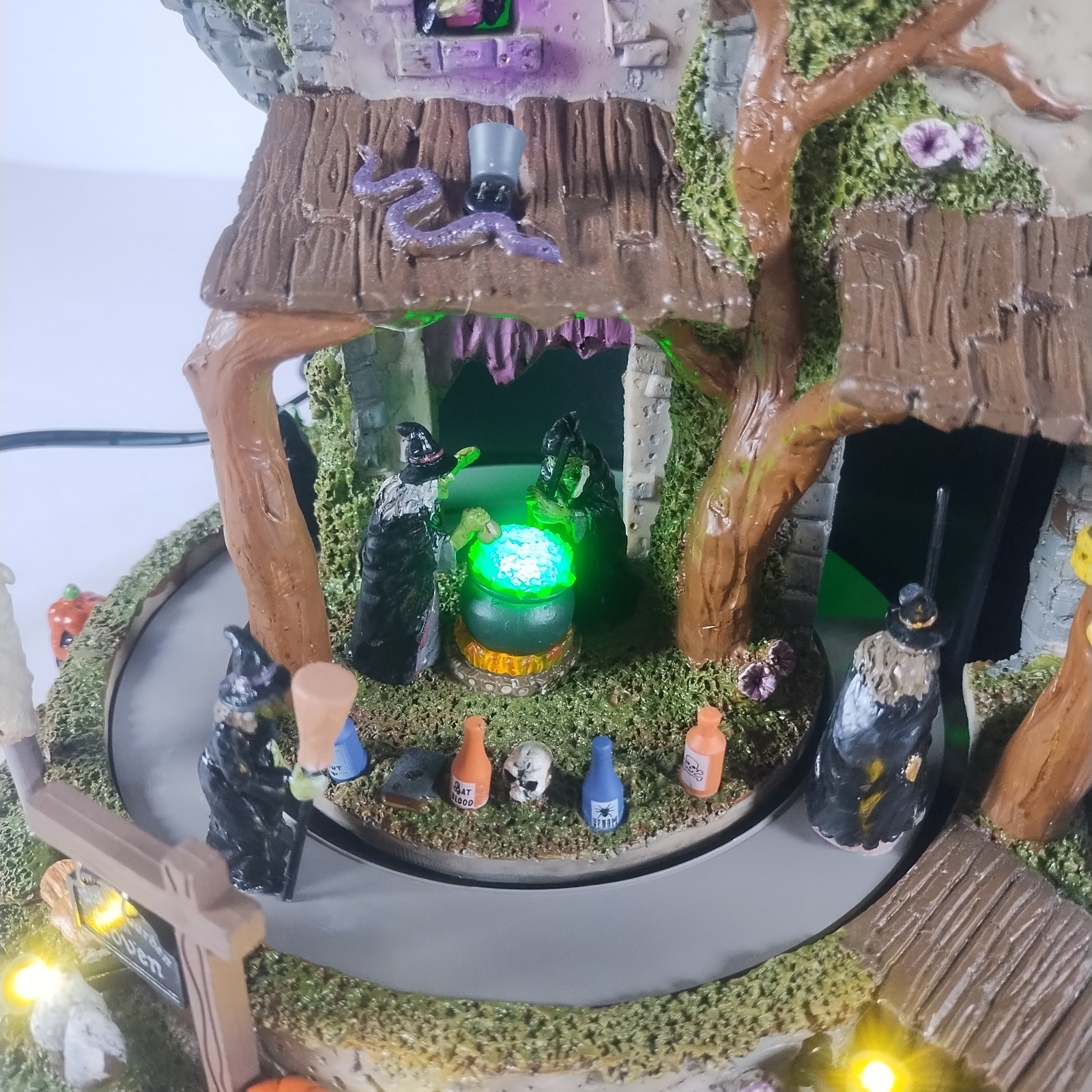 Lemax Spooky Town Wicked Garden Coven #35017 Animation Soundtrack & Lighting