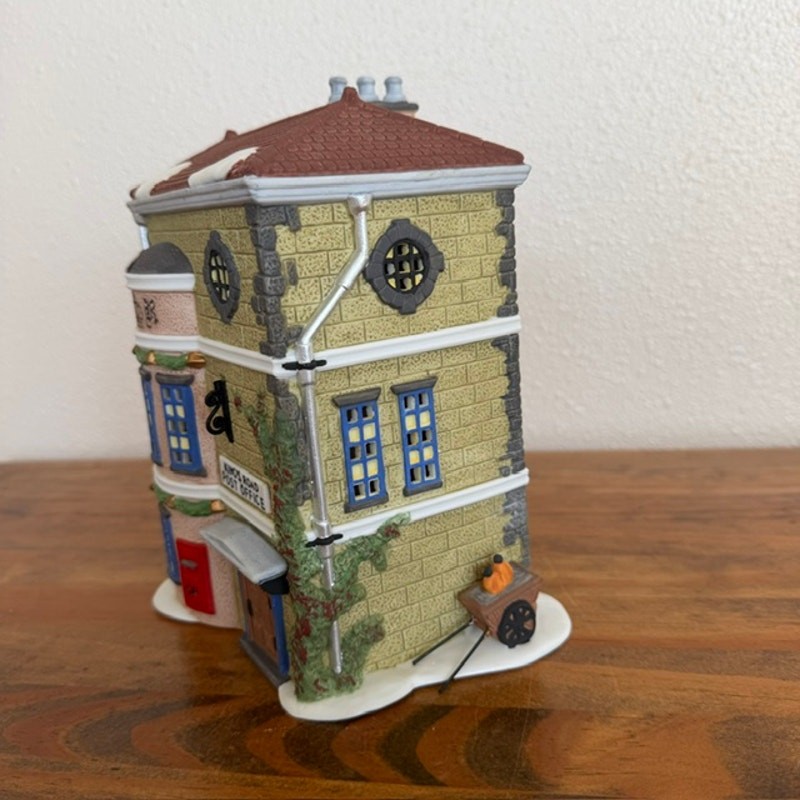Department 56 Dickens Village Collection 1992 Kings Road Post Office 58017