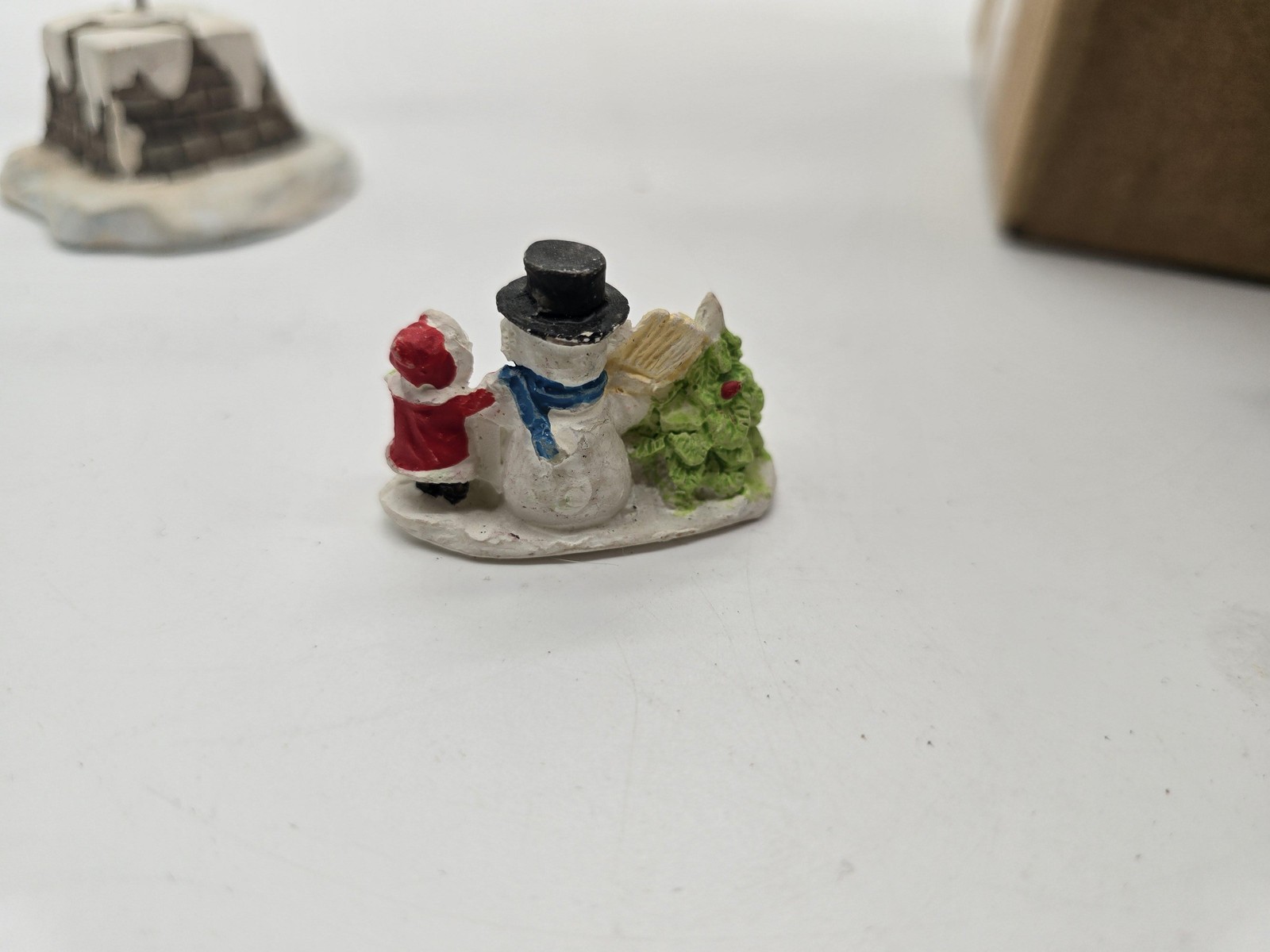 Unmarked Christmas Village Resin Figures Set 4 Snowmen Tree Flag Patriotic Decor