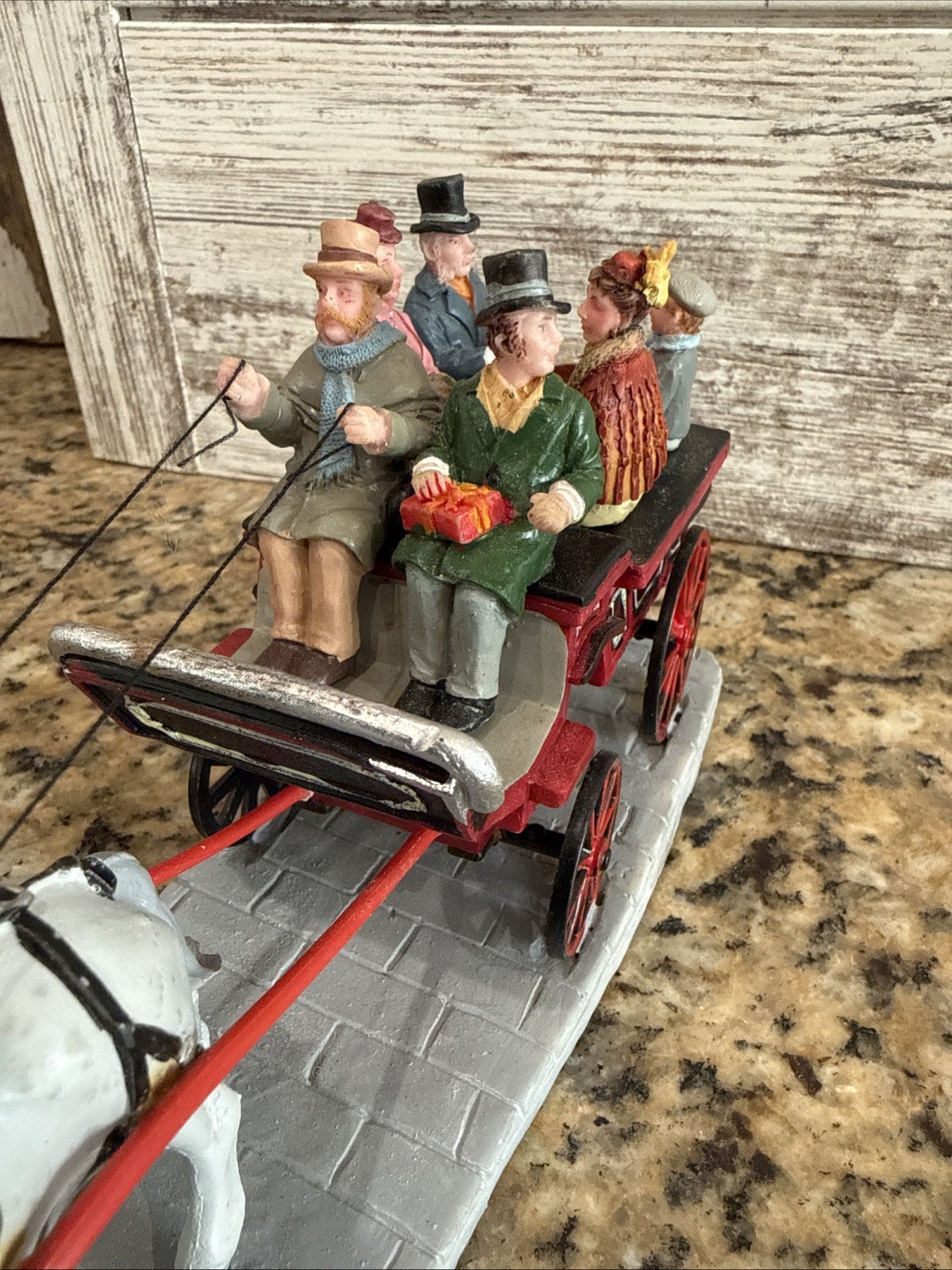Coventry Cove By Lemax – CARRIAGE RIDE 3841 – Table Accent – 2010