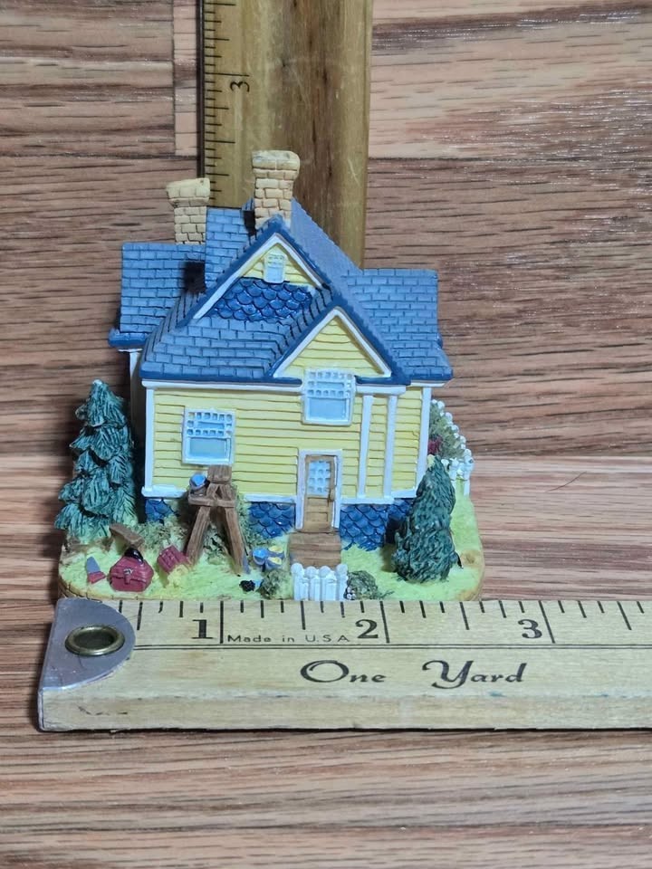 15 CHRISTMAS VILLAGE PIECES RUSS LIBERTY FALLS CO, FIGURES [T20]