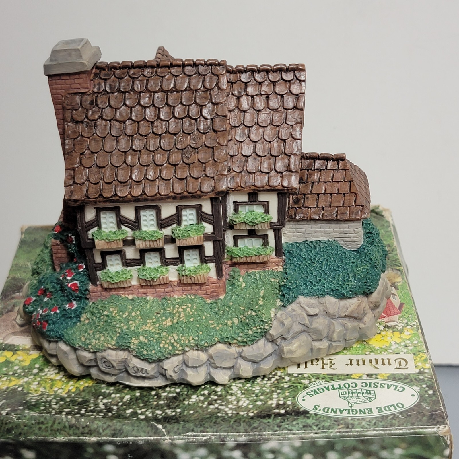 Vintage 1994 Olde England’s Classic Cottages Resin Figurine Tudor Hall 4″