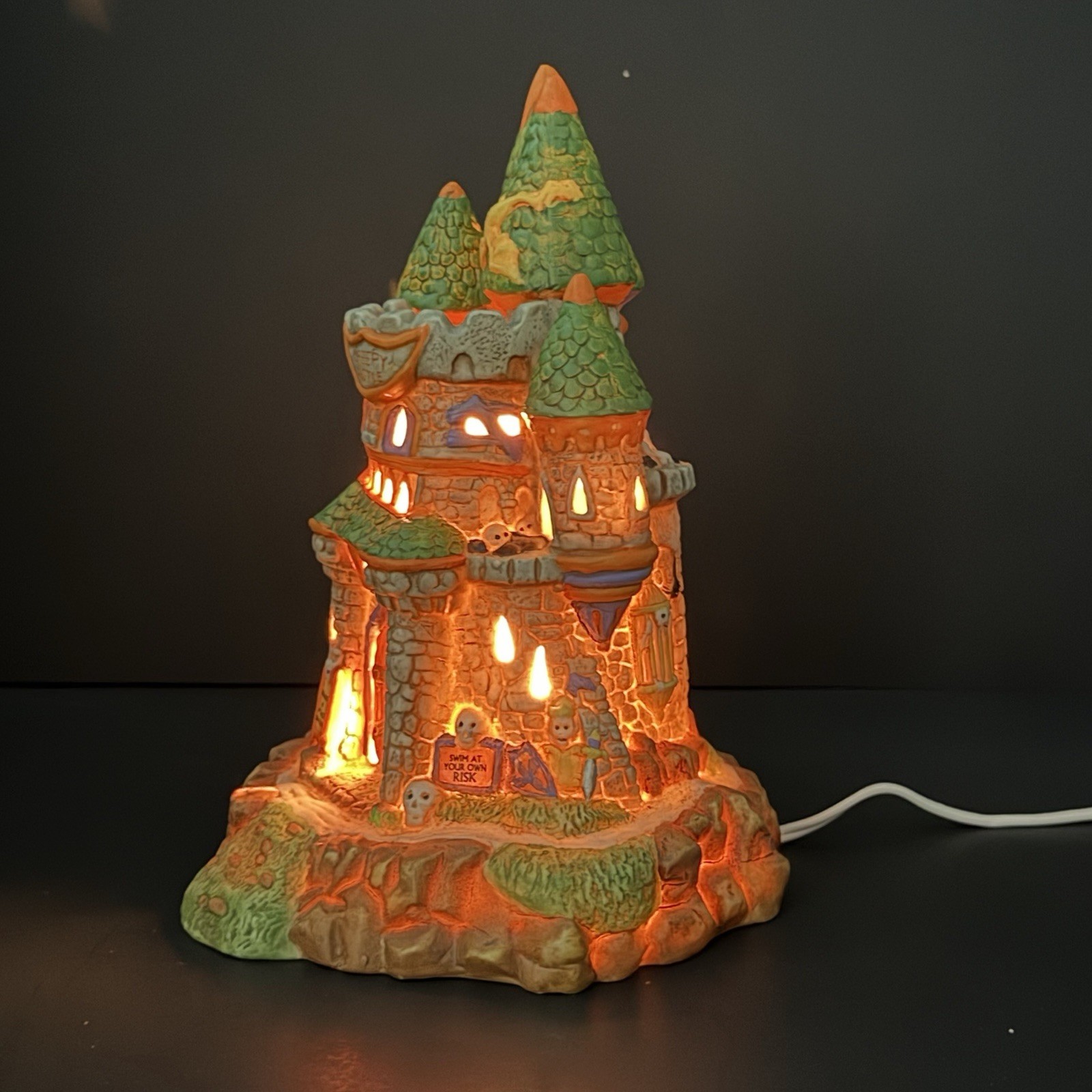Creepy Hollow – Creepy Castle Halloween Village Lighted- Midwest Of Cannon Falls