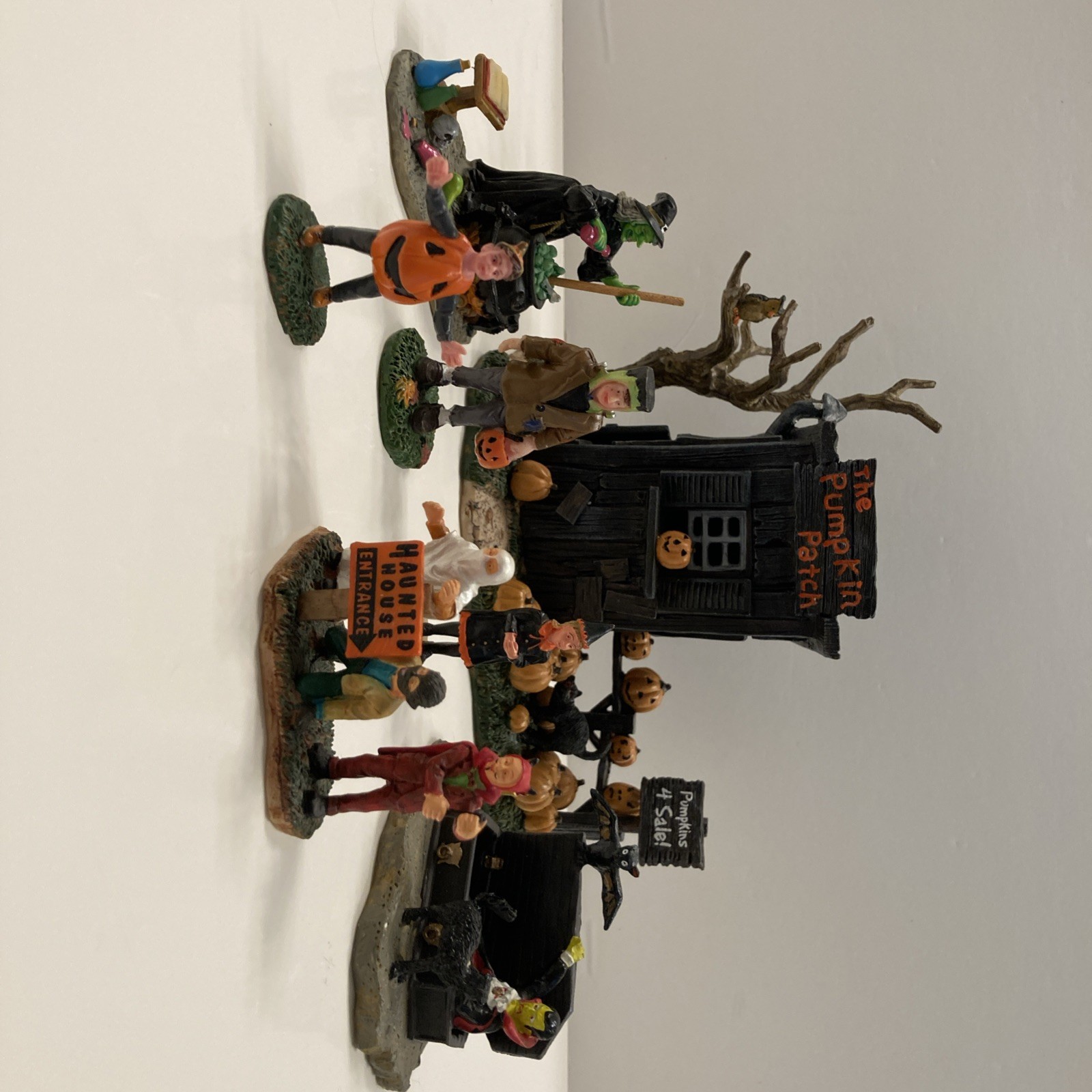 Retired LEMAX Spooky Town Halloween The Pumpkin Patch, With Extra Figures
