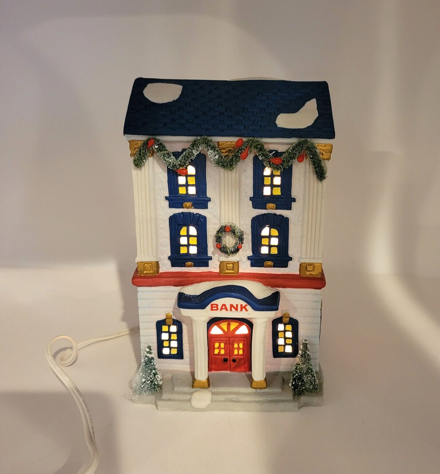 Dickensville Bank Noma Porcelain Christmas Village 1995 7-1/8 Tall Works