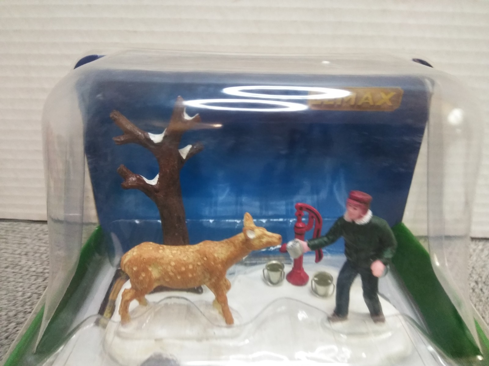 NEW Lemax Sharing Partage # 73301 Christmas Village Accessory Table Accent Deer