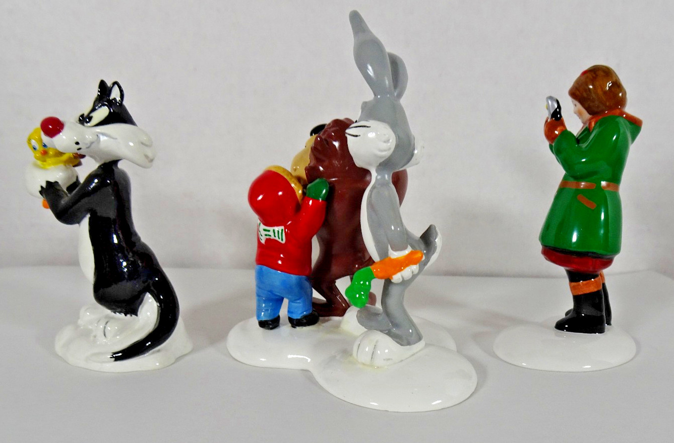 RETIRED 1999-2001 Dept 56 Snow Village Looney Tunes Animation Film Festival EUC