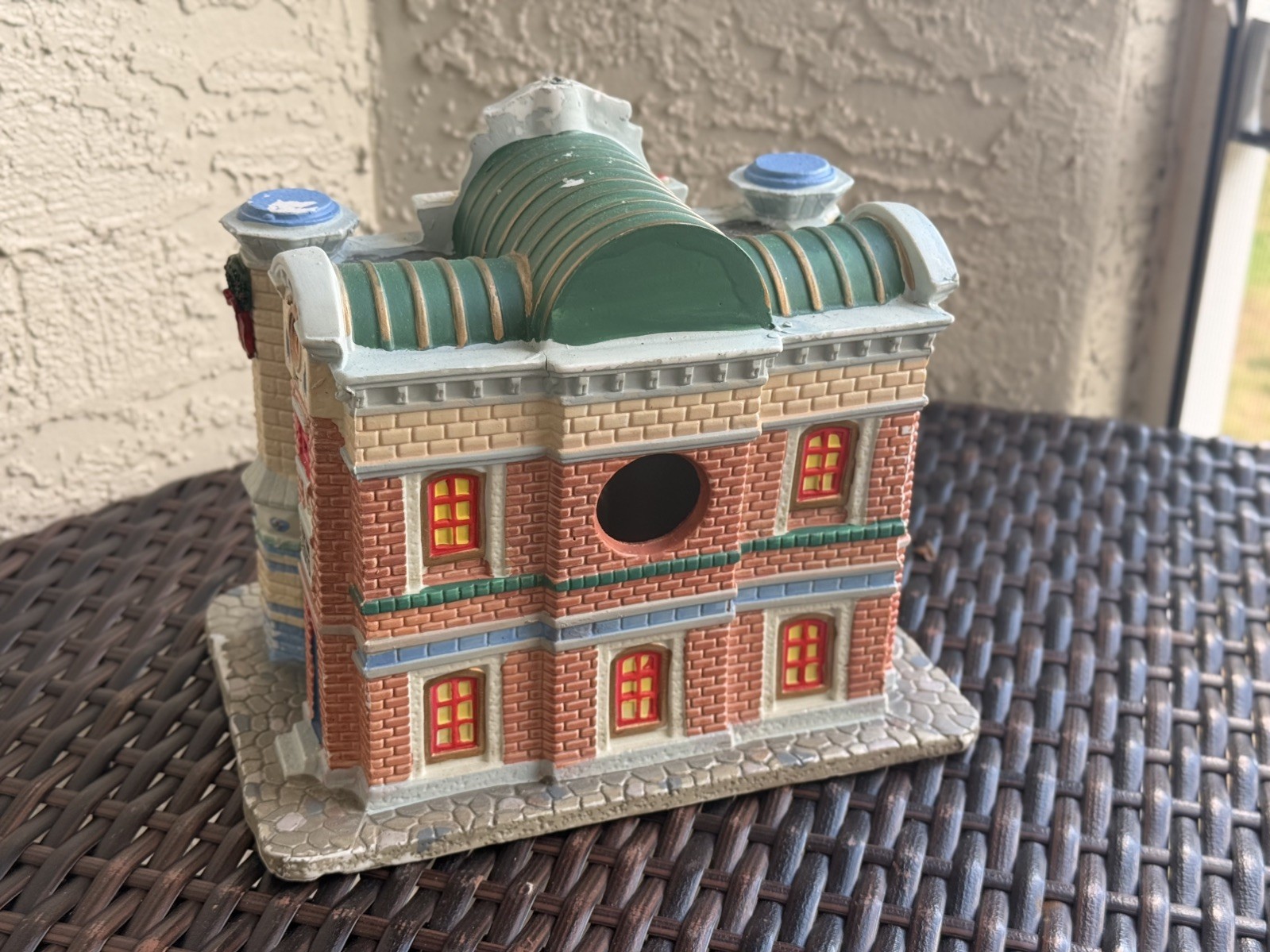 emax Coventry Cove Building “Olde Time Toys” Lighted House Porcelain