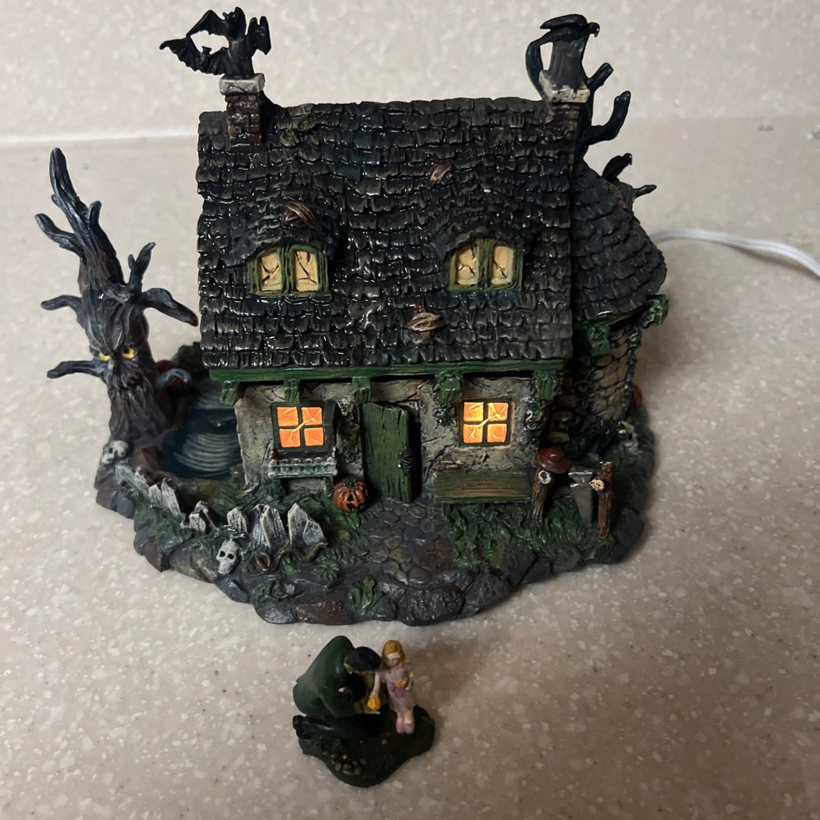 Hawthorne Universal Studios Monsters Frankenstein’s Cottage