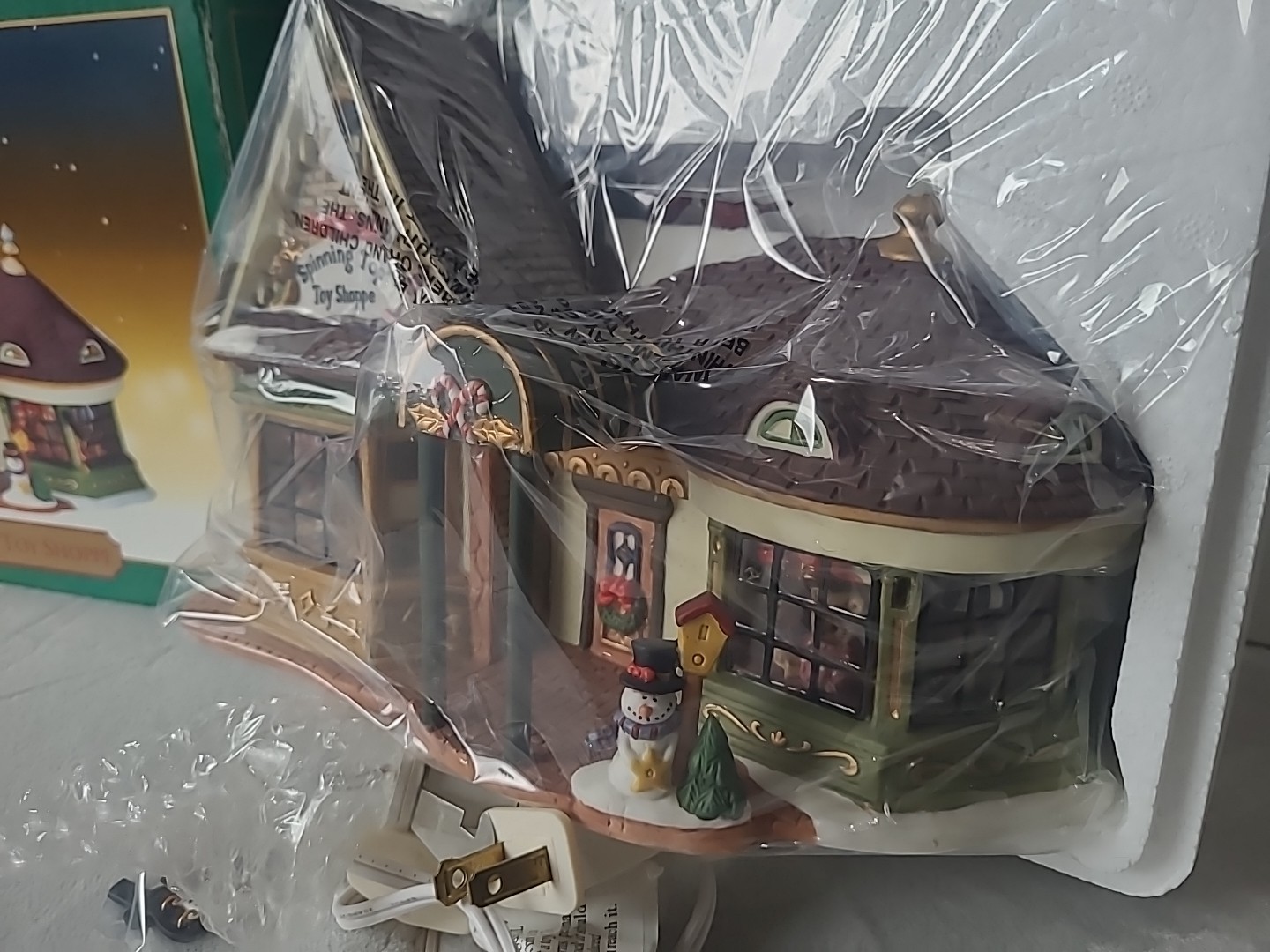 Vintage Santa’s Workbench Spinning Top Toy Shoppe Victorian 2002 NOS Open Box