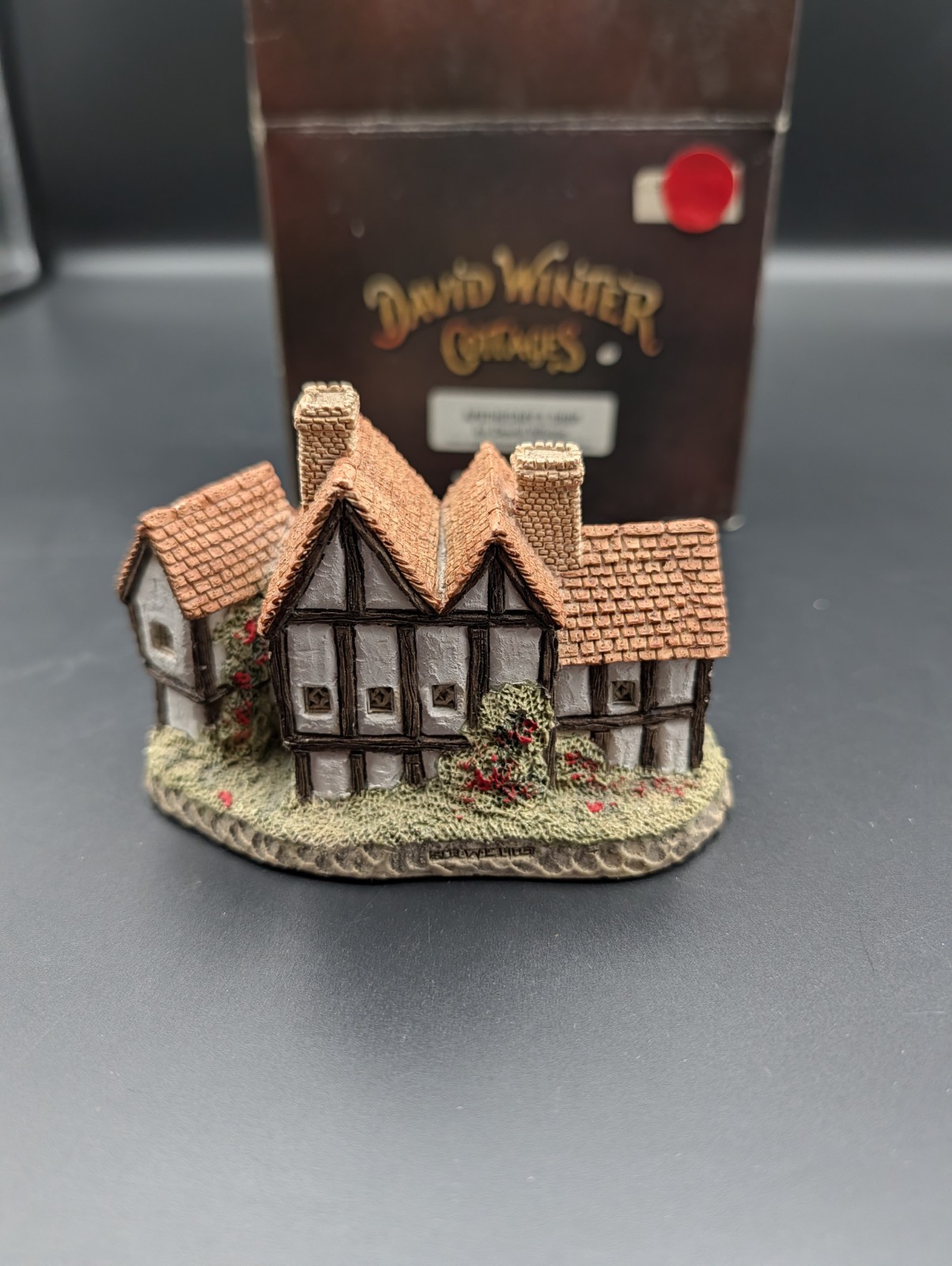 Vtg David Winter The Apothecarys Shop John Hine Ltd 1985 Hand Made Hand Painted