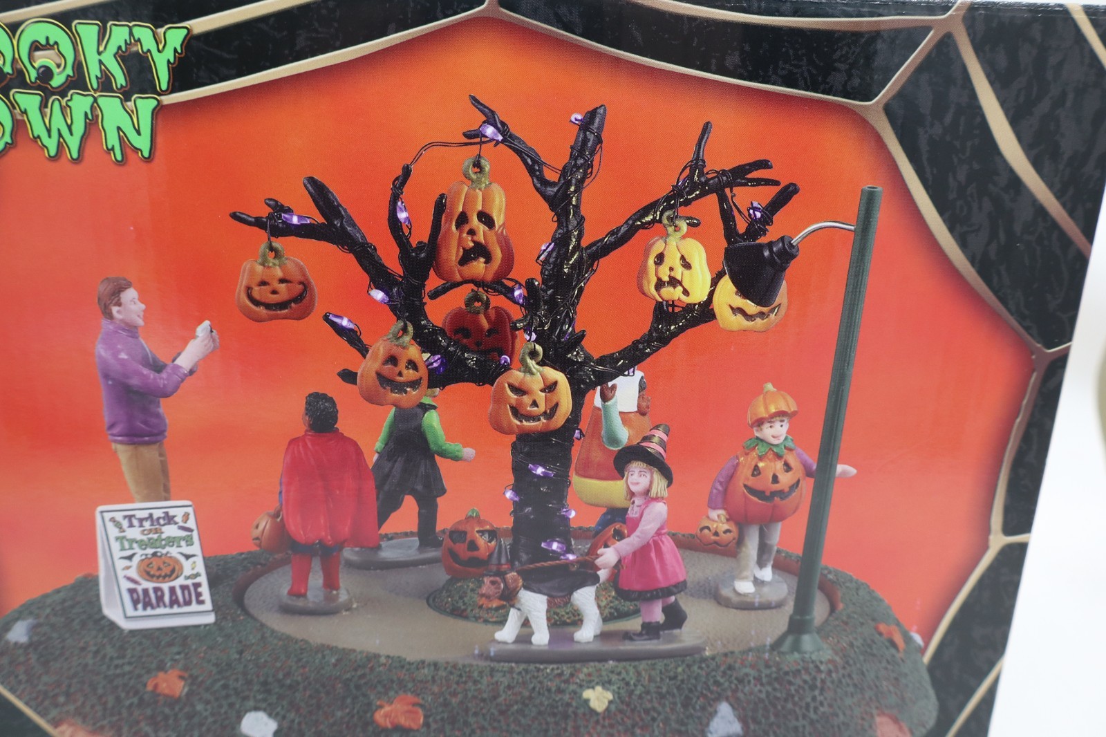 2024 Lemax Spooky Town Halloween Trick or Treaters Parade NIB