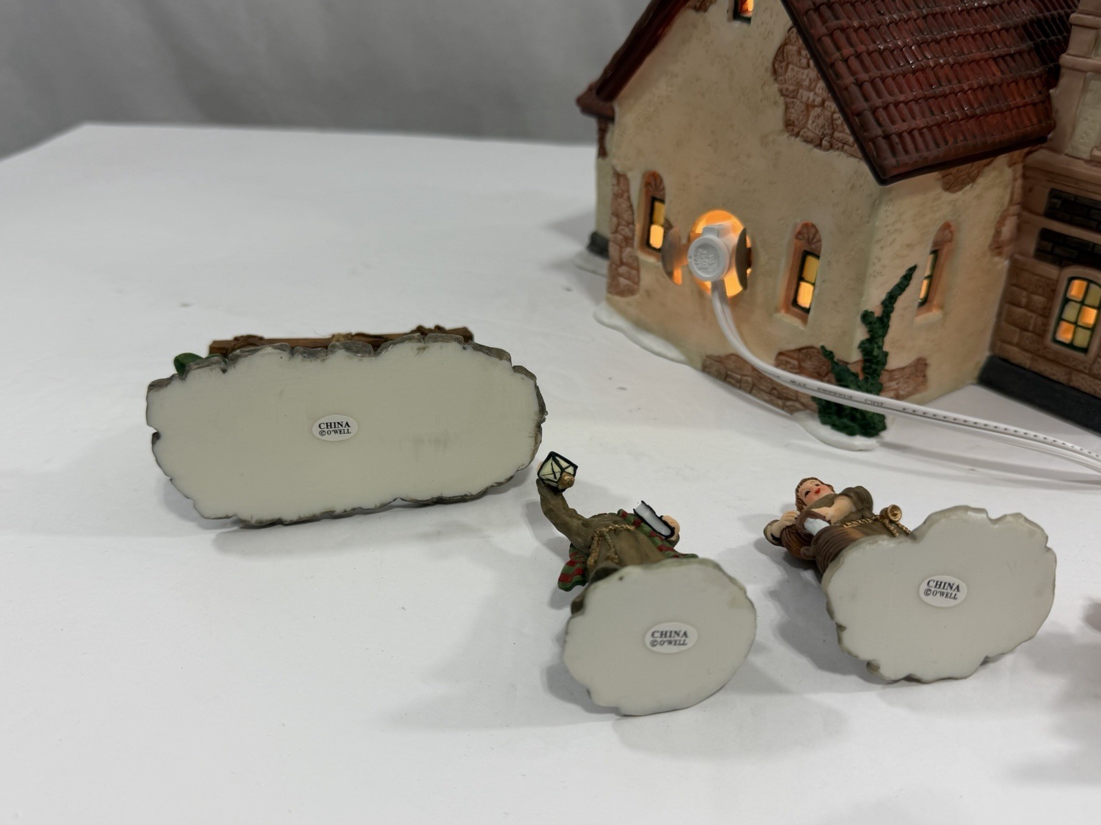HOUSE OF LLOYD CHRISTMAS AROUND THE WORLD MISSION STYLE LIGHTED CHURCH BY O’WELL