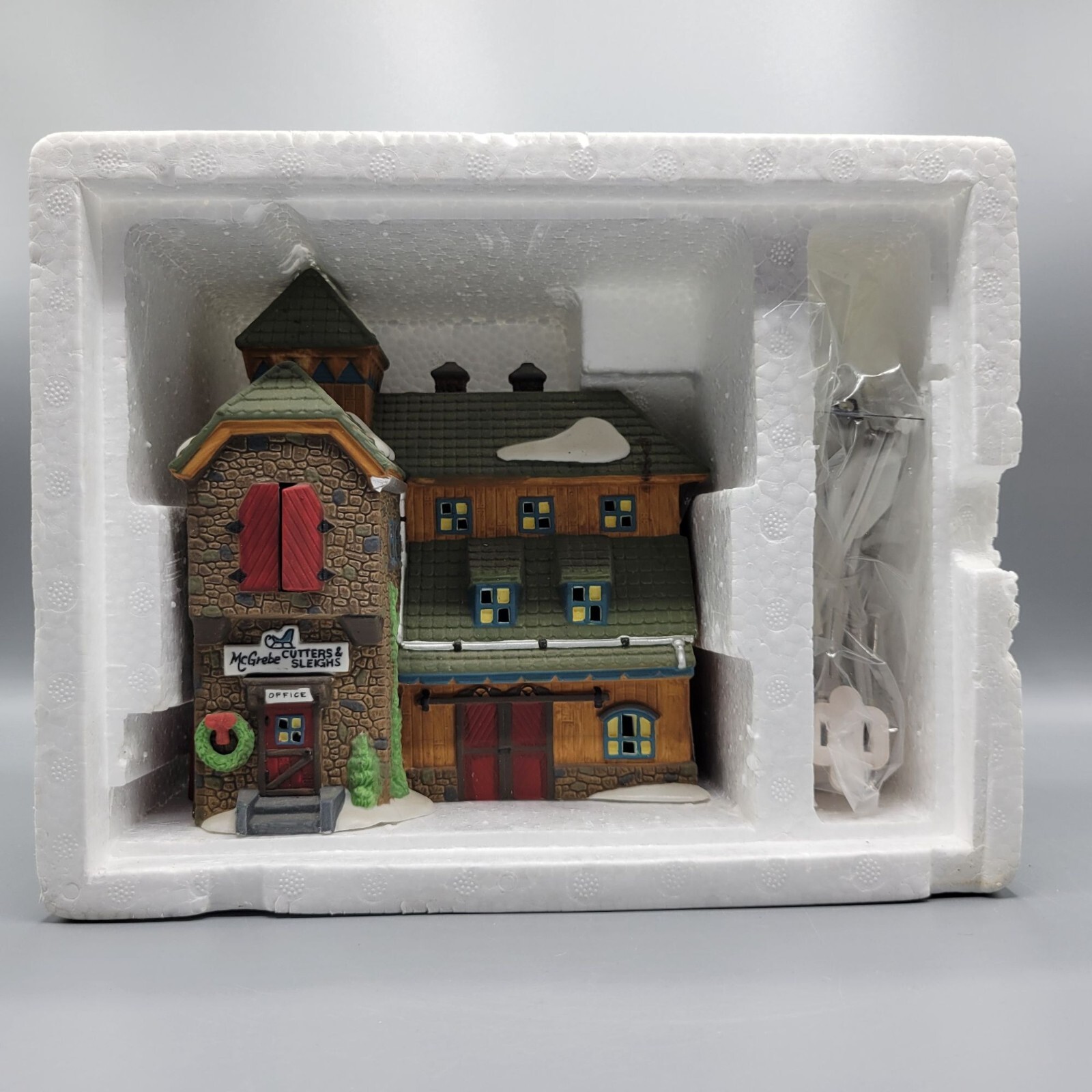 Vtg Dept 56 Heritage Village “McGrebe Cutters & Sleighs” Lighted House Porcelain