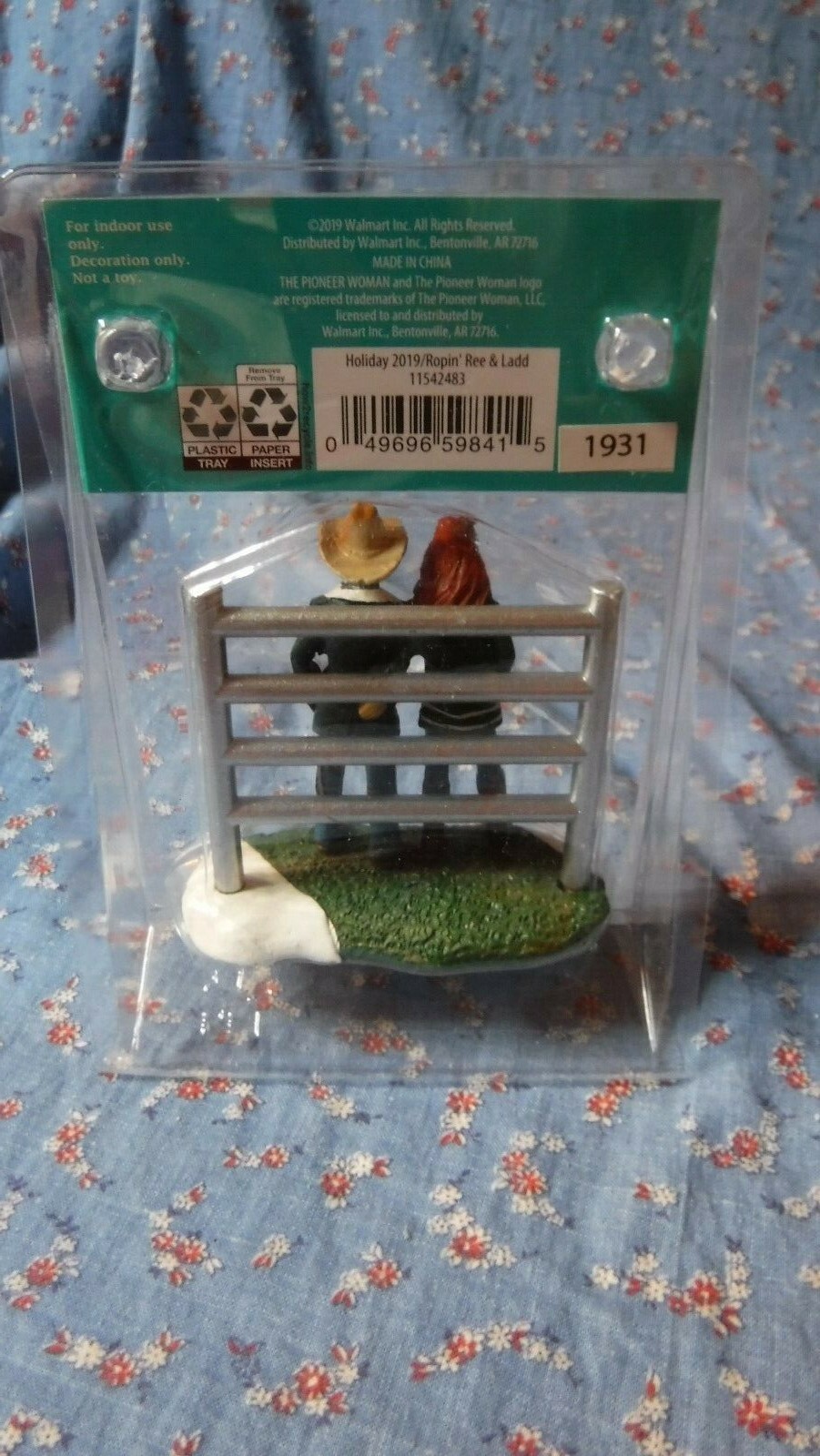 NIP Village Figure The Pioneer Woman Ropin’ Ree & Ladd 2 13/16 Inch High