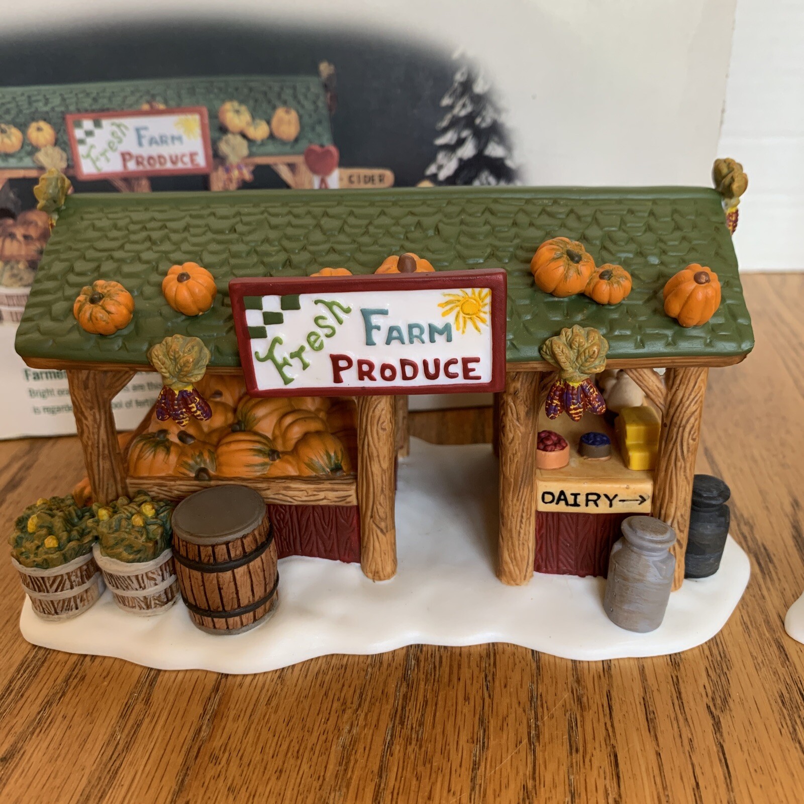 Dept 56 NEW ENGLAND VILLAGE 1998 Farmer’s Market (Set of 2) #56637 NEW in Box!