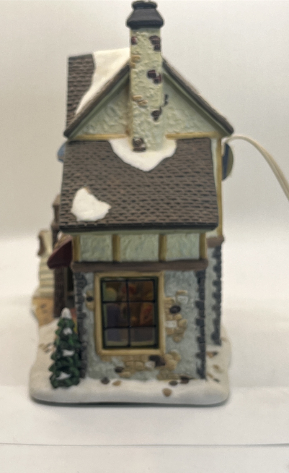 VICTORIAN TRADITIONS COLLECTIBLES Hand Painted Illuminated Porcelain Grocery