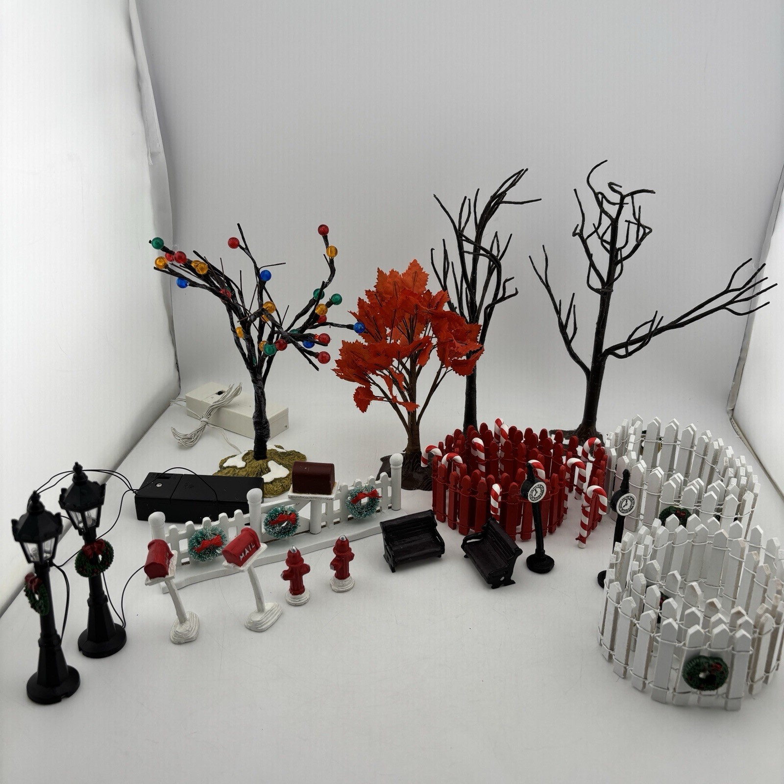 Department 56 Accessories Autum/Christmas Lot Dollhouse Fence Tree Street Lights