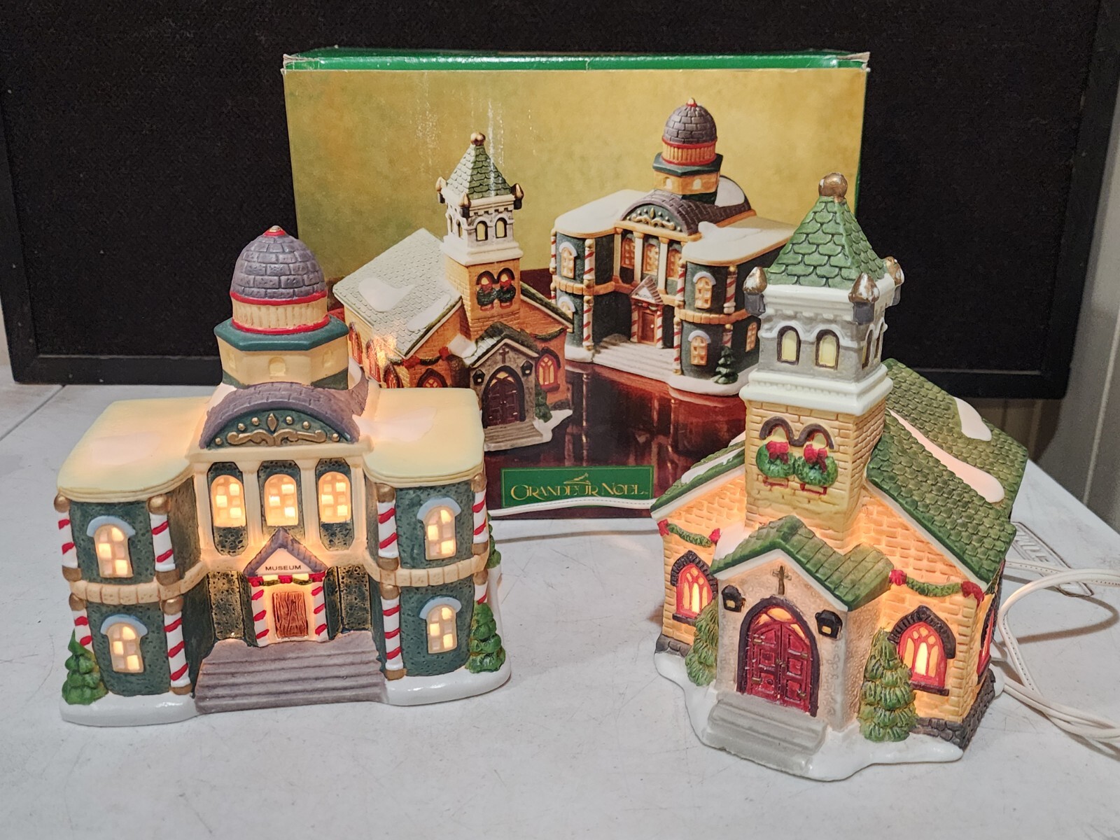 1994 Grandeur Noel Snowflake Village Illuminated CHURCH AND MUSEUM – IN BOX
