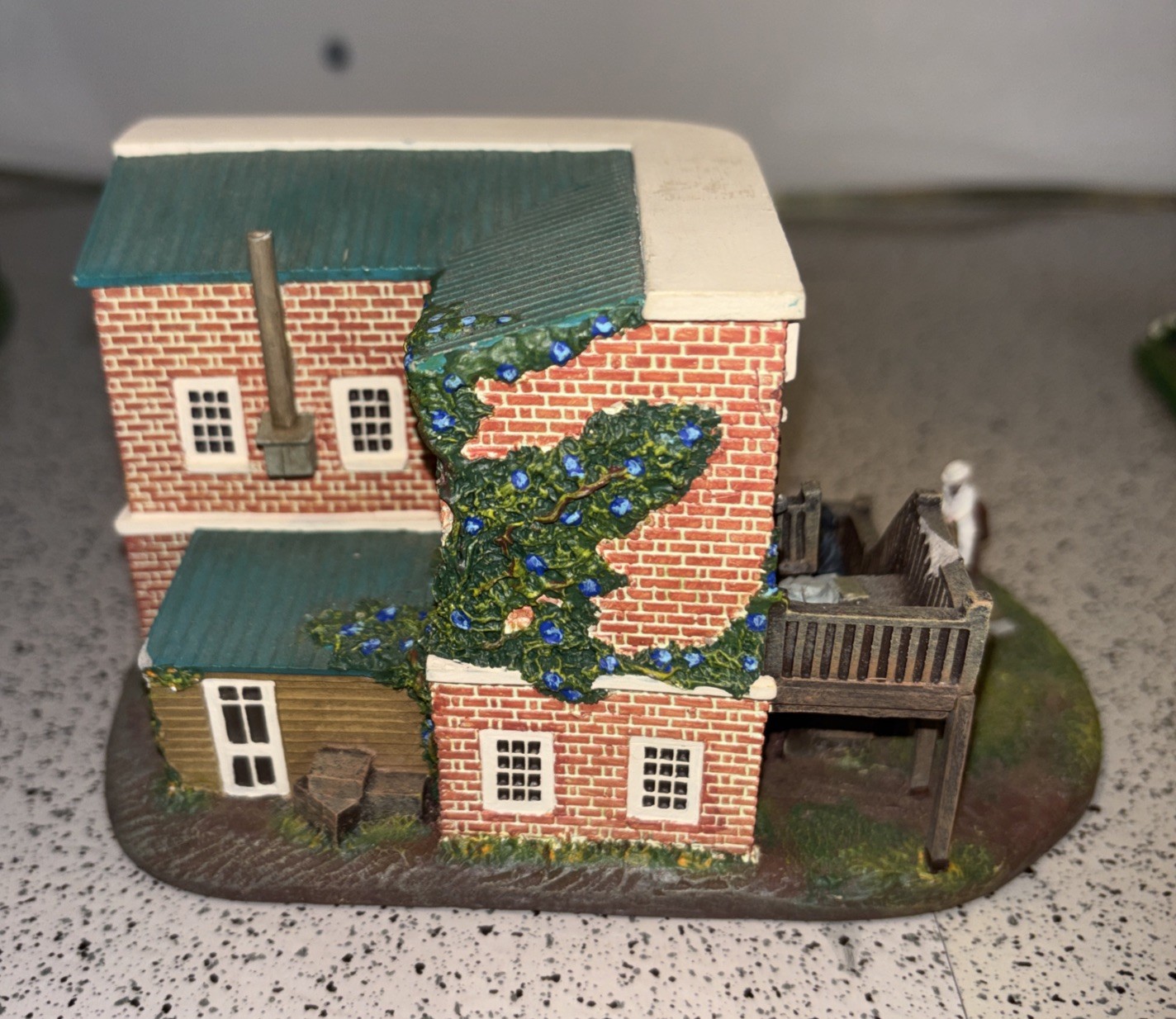Lot Of 9 Hawthorne Gone With The Wind Miniature Buildings