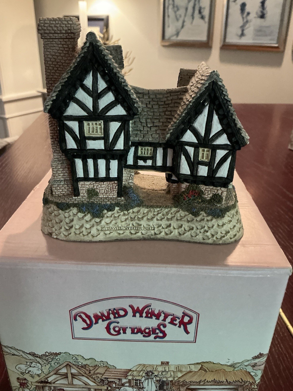David Winter Cottage – Tudor Manor House – Signed w/COA – Good Condition